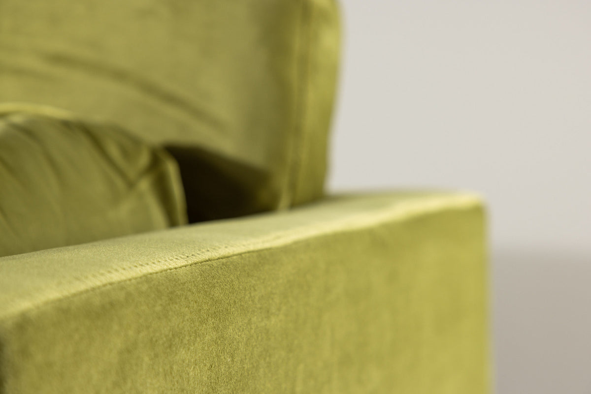 Boom Sessel in Grün präsentiert im Onlineshop von KAQTU Design AG. Sessel mit Armlehnen ist von Venture Home