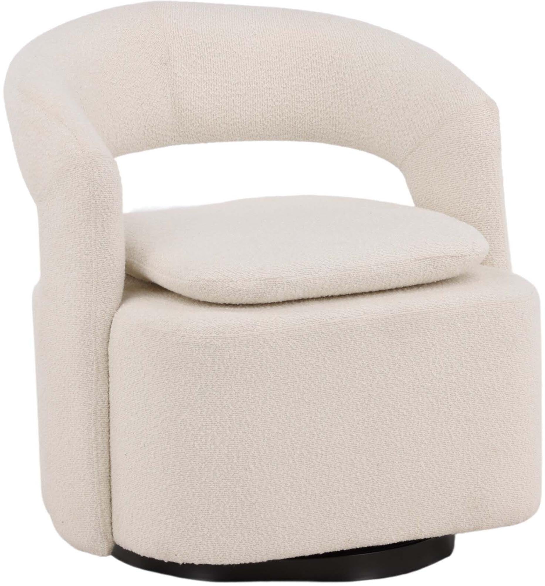 Erleben Sie den Laurel Sessel von Venture Home – ein stilvolles Möbelstück mit hochwertigem Bouclé-Bezug und stabilen Stahlbeinen für höchsten Komfort.