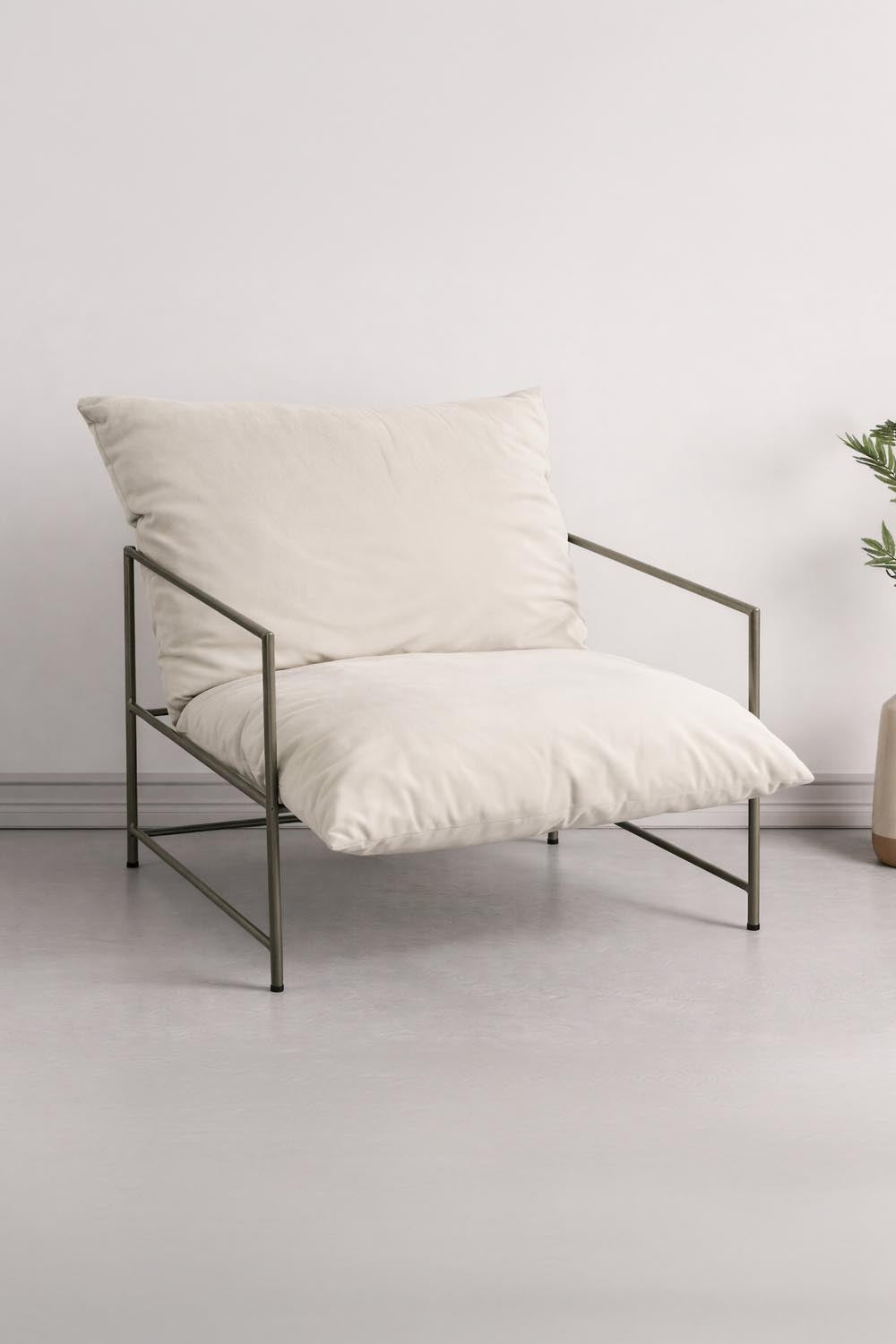 Sedalia Ohrensessel in Beige präsentiert im Onlineshop von KAQTU Design AG. Sessel mit Armlehnen ist von Venture Home