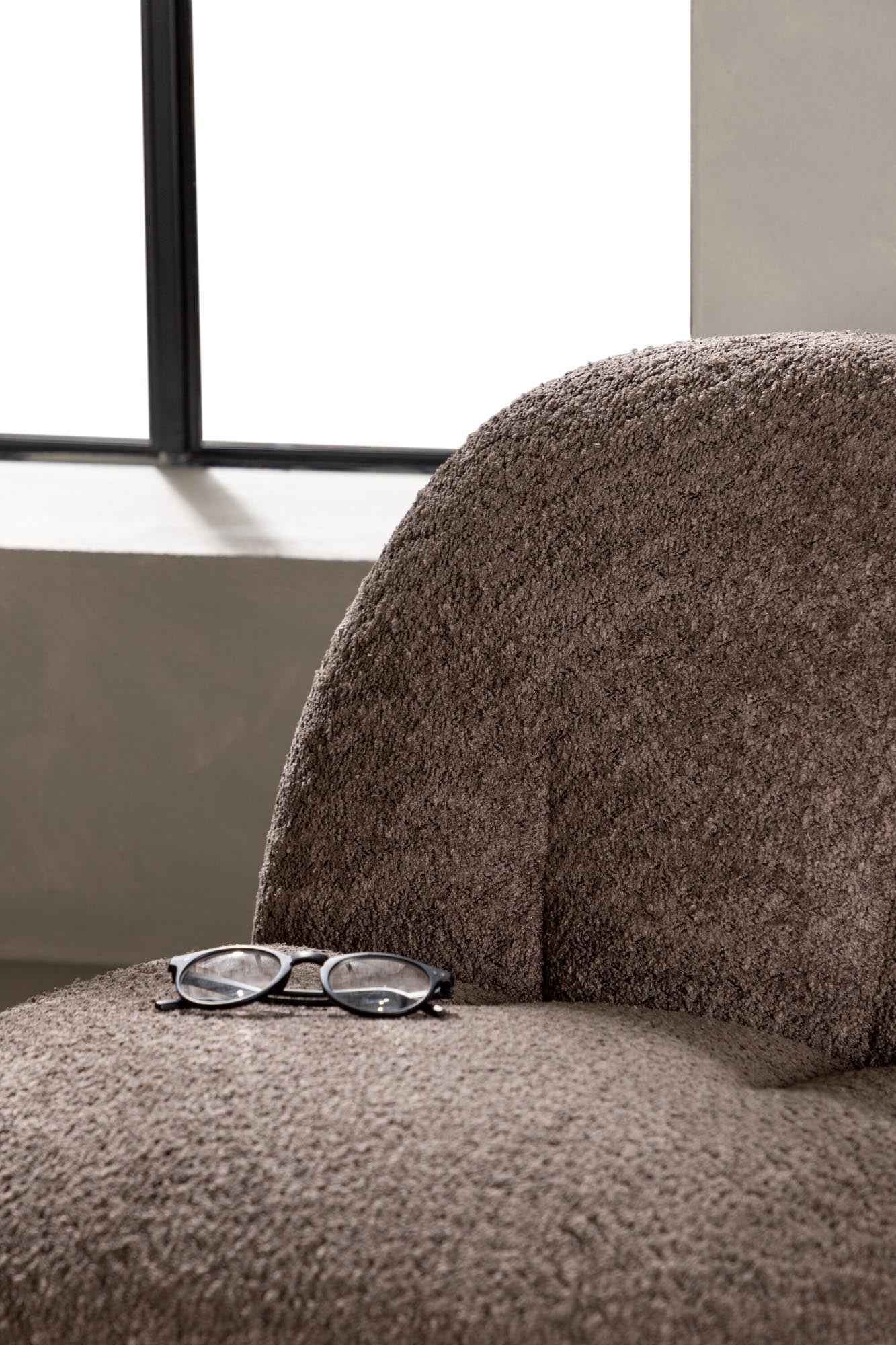 Omaha Sessel in Braun präsentiert im Onlineshop von KAQTU Design AG. Sessel ist von Venture Home