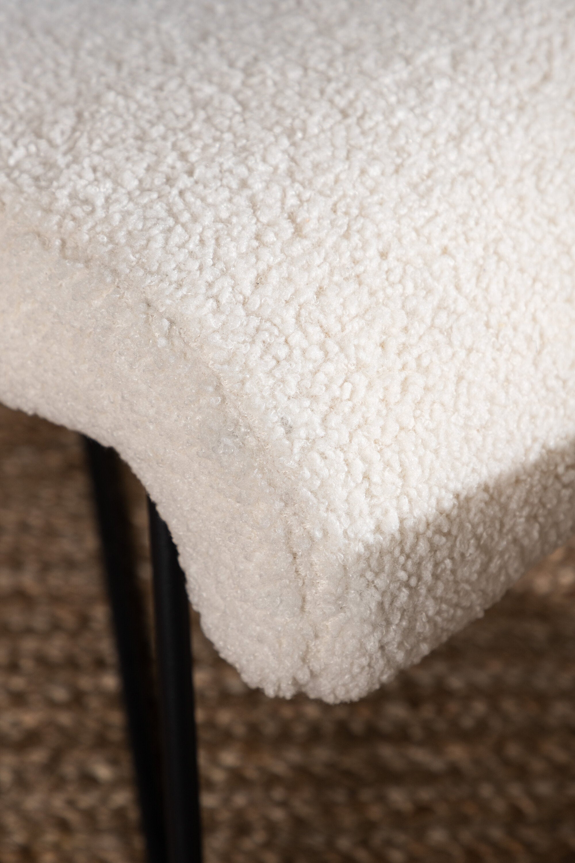 Laconia Sessel in Weiss präsentiert im Onlineshop von KAQTU Design AG. Sessel ist von Venture Home
