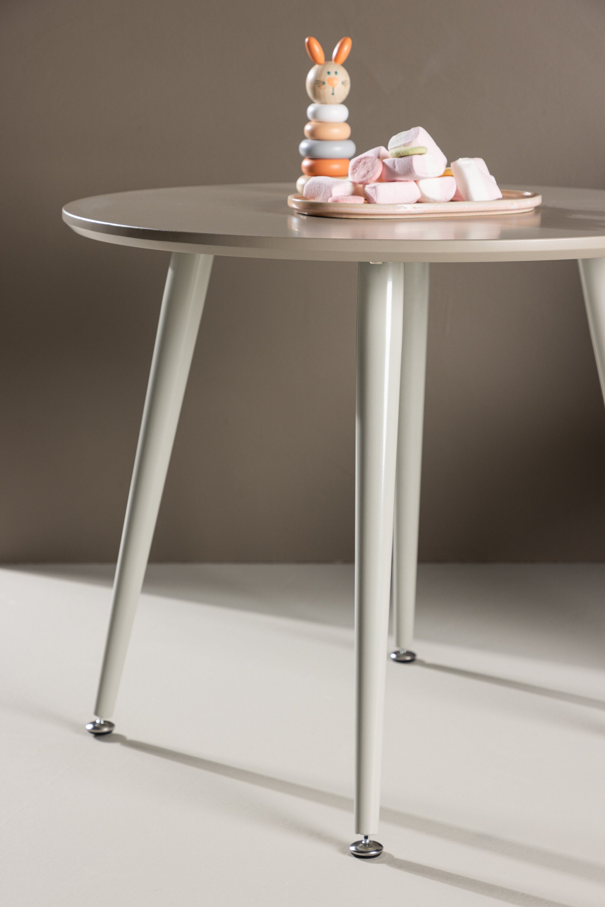 Plaza Kindertisch in Beige präsentiert im Onlineshop von KAQTU Design AG. Esstisch ist von Venture Home