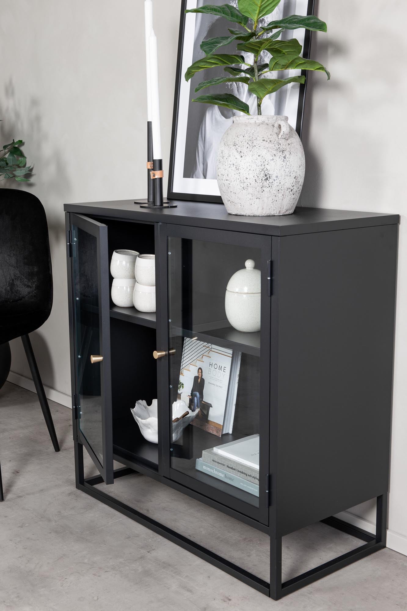 Will Kabinett in Schwarz präsentiert im Onlineshop von KAQTU Design AG. Cabinet ist von Venture Home