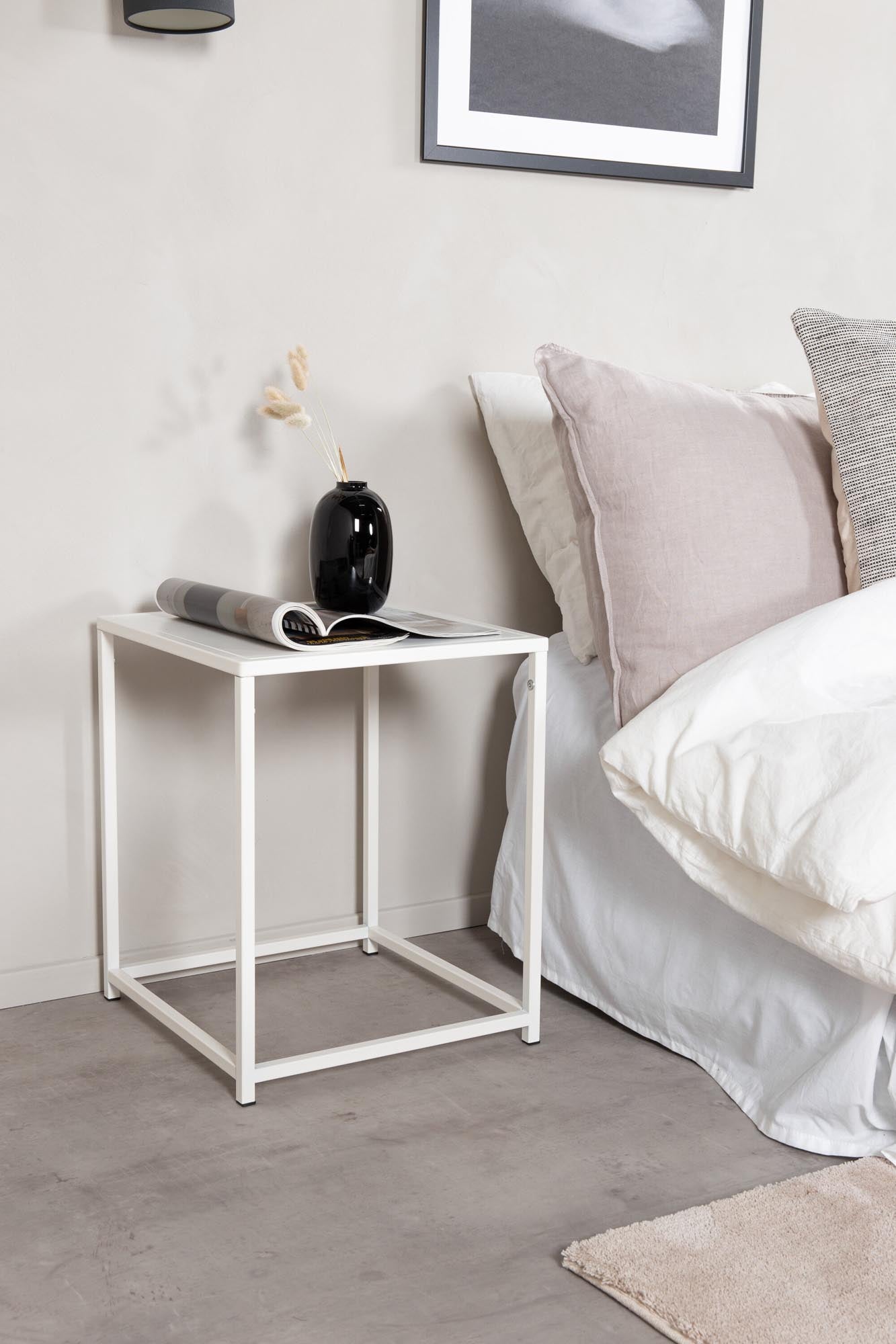Staal Beistelltisch in Weiss präsentiert im Onlineshop von KAQTU Design AG. Beistelltisch ist von Venture Home