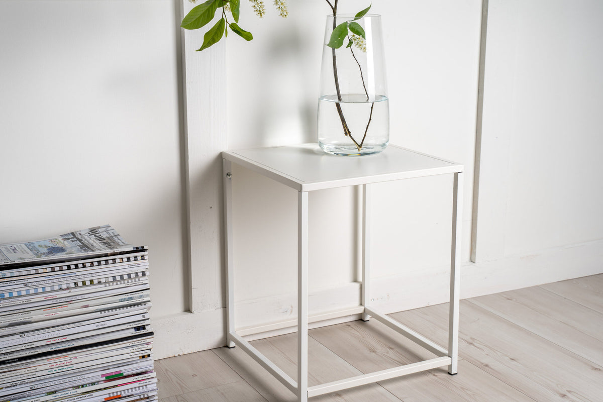 Staal Beistelltisch in Weiss präsentiert im Onlineshop von KAQTU Design AG. Beistelltisch ist von Venture Home