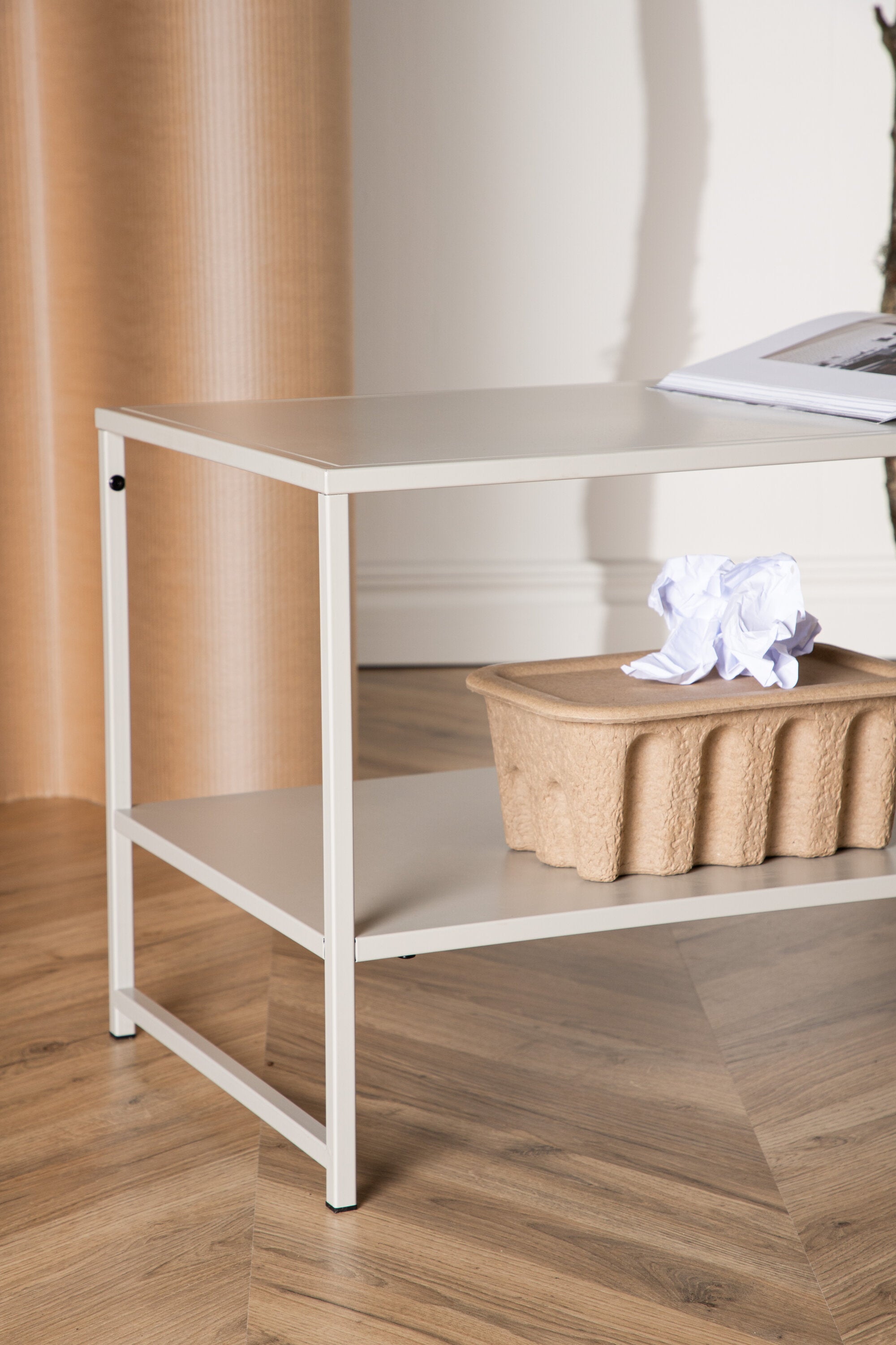 Staal End Beistelltisch in Beige präsentiert im Onlineshop von KAQTU Design AG. Beistelltisch ist von Venture Home