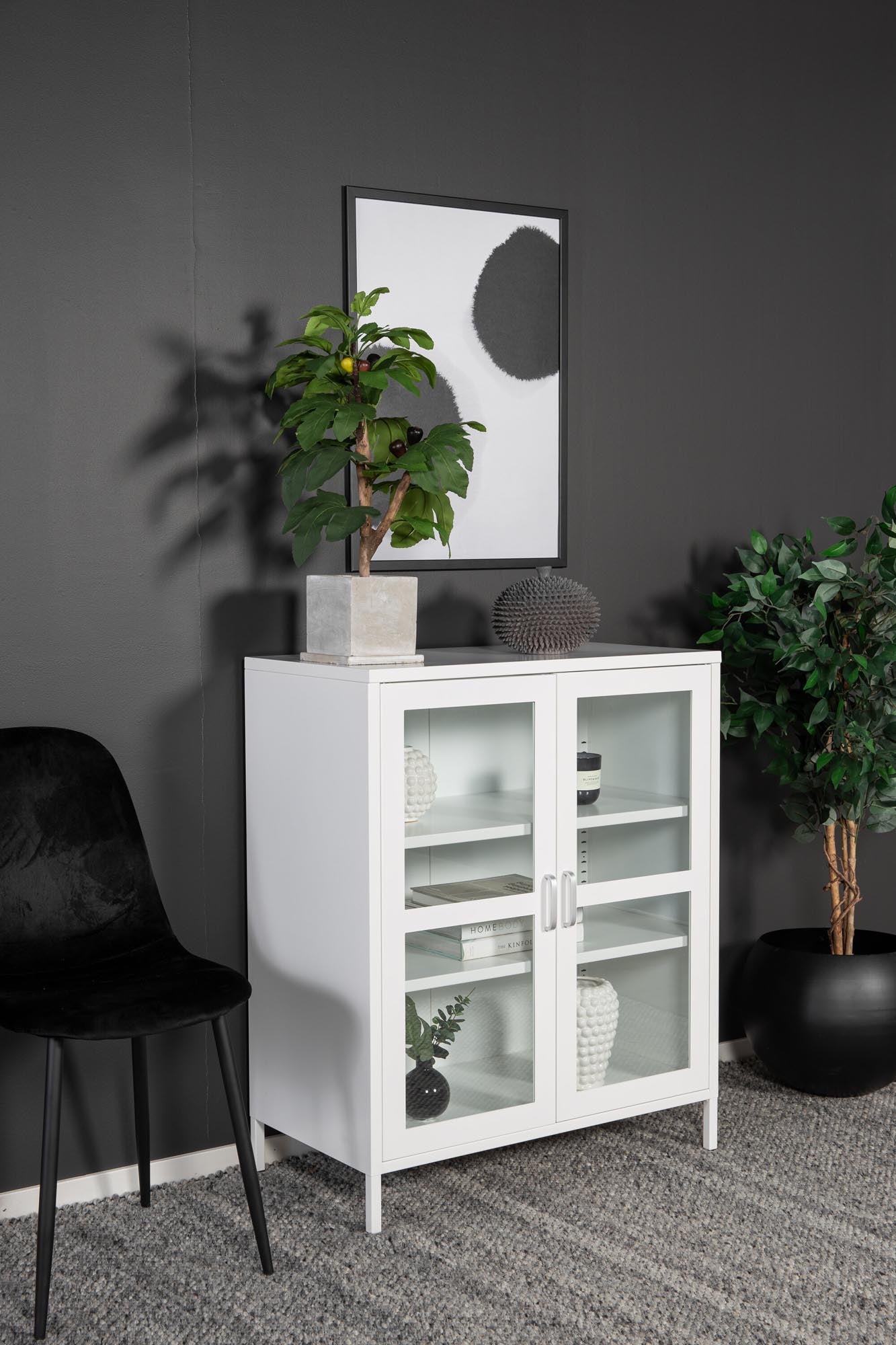 Elegantes Acero Cabinet von Venture Home: Hochwertiger Stahl, minimalistisches Design und praktische Aufbewahrungslösungen für jeden Raum.