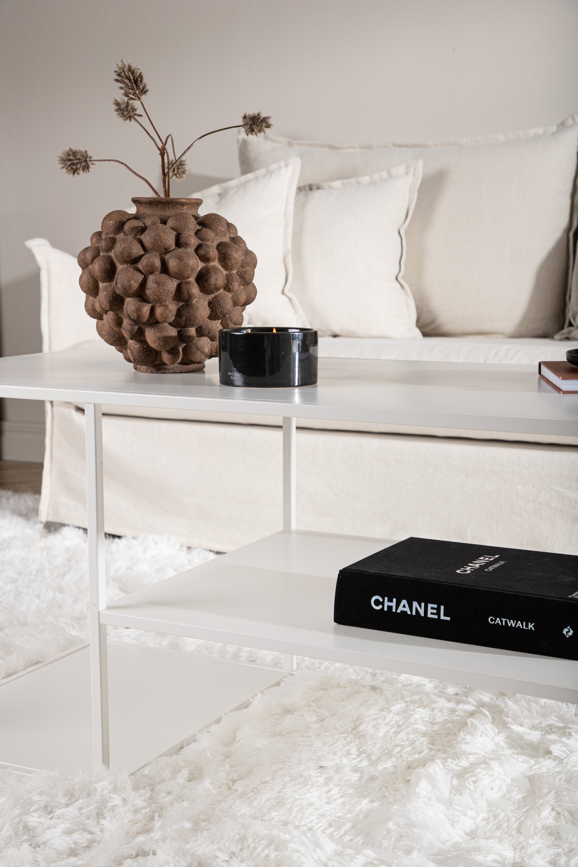Staal Coffee Tisch in Weiss präsentiert im Onlineshop von KAQTU Design AG. Beistelltisch ist von Venture Home