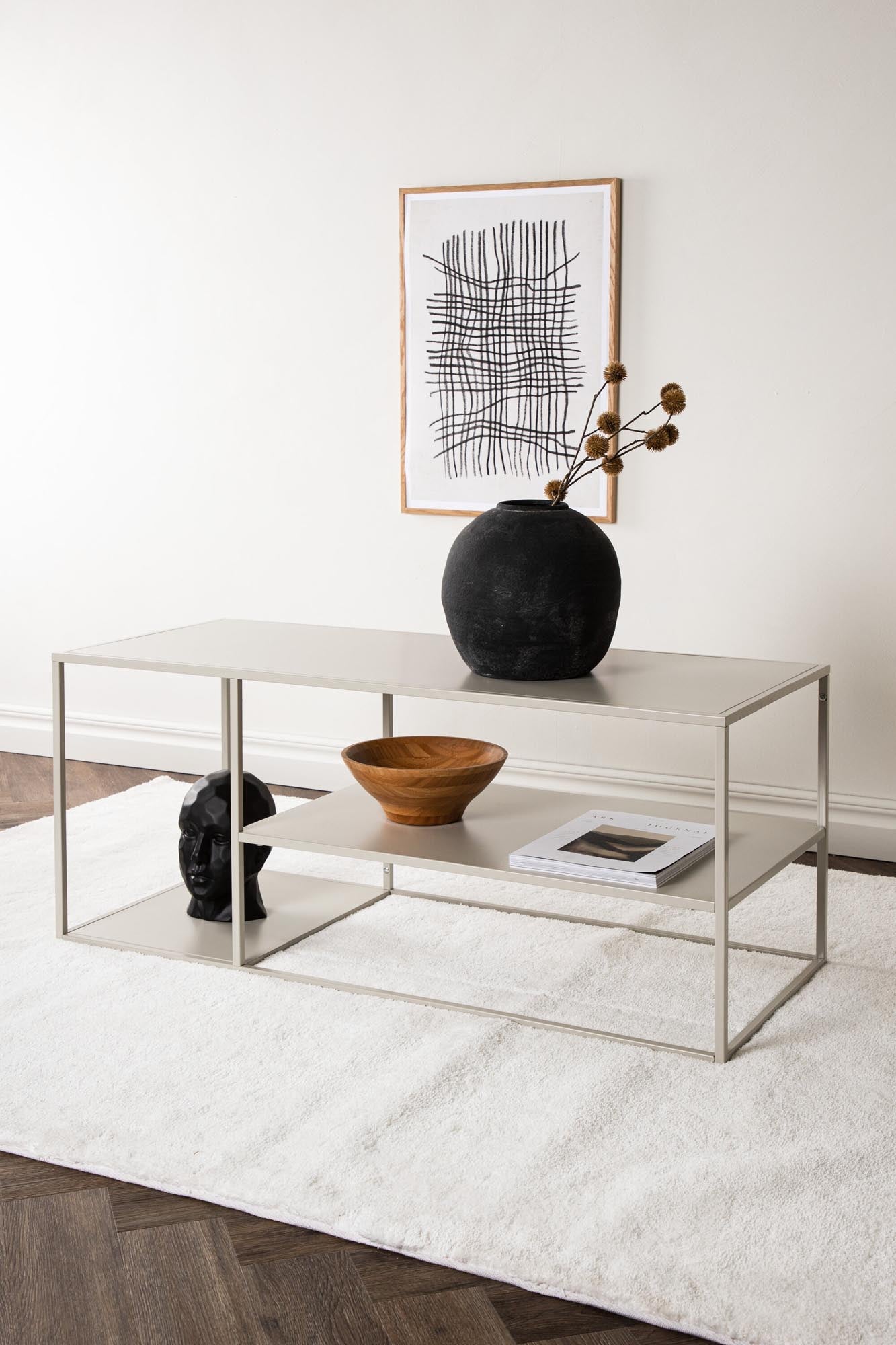 Industrieller Staal Coffee Tisch von Venture Home: Elegante Funktionalität für Ihr Zuhause mit langlebigem, pulverbeschichtetem Stahl.