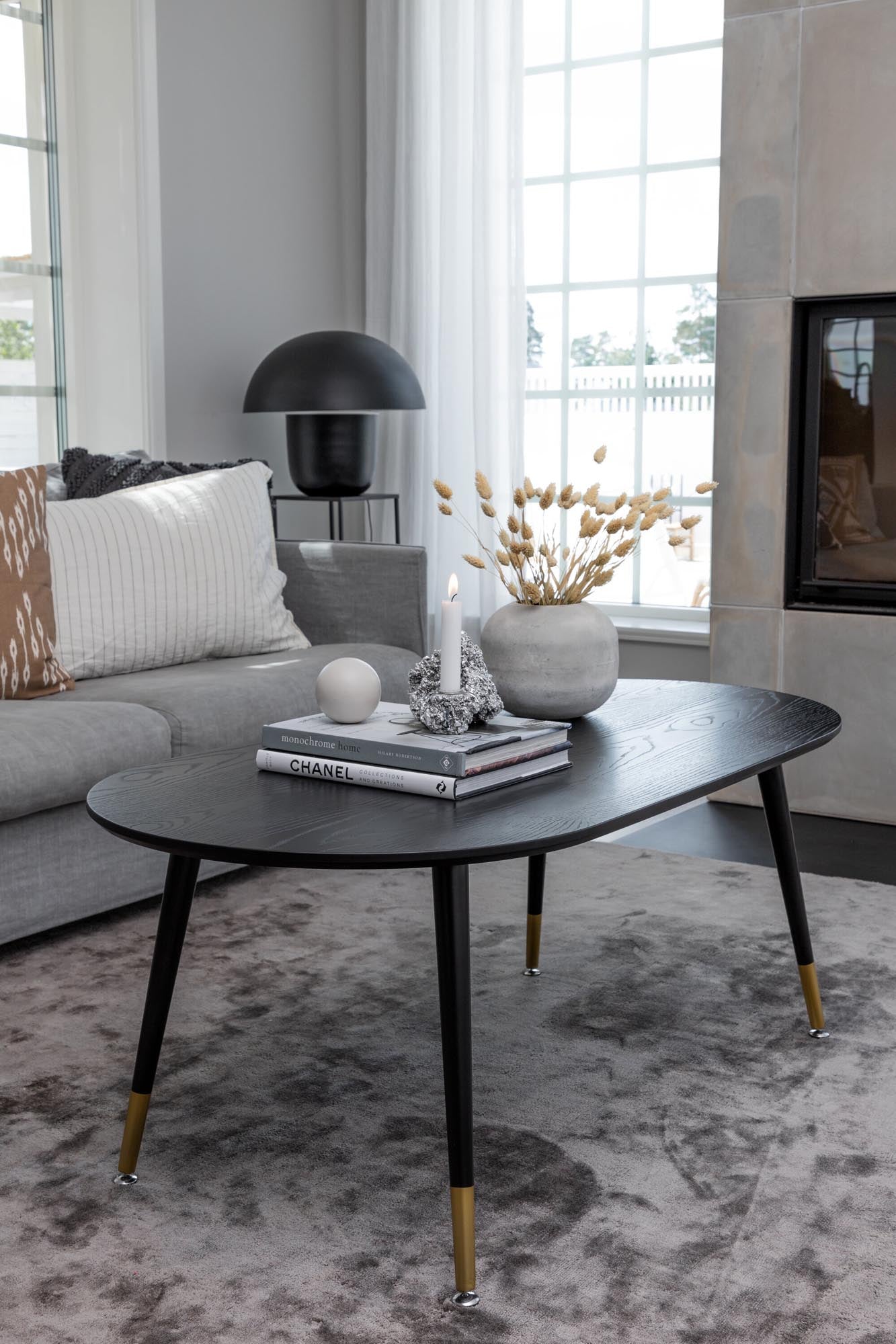 Dipp Beistelltisch in Schwarz/Gold präsentiert im Onlineshop von KAQTU Design AG. Beistelltisch ist von Venture Home