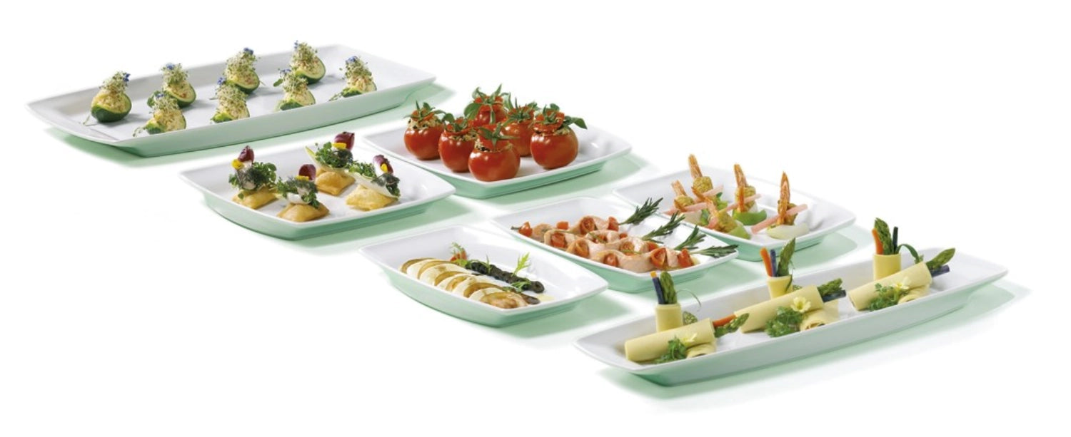 Schlichte und stilvolle Buffet Servierplatte in Weiß von Revol, Maße 53x16x38 cm, ideal für ansprechende Präsentation von Speisen.