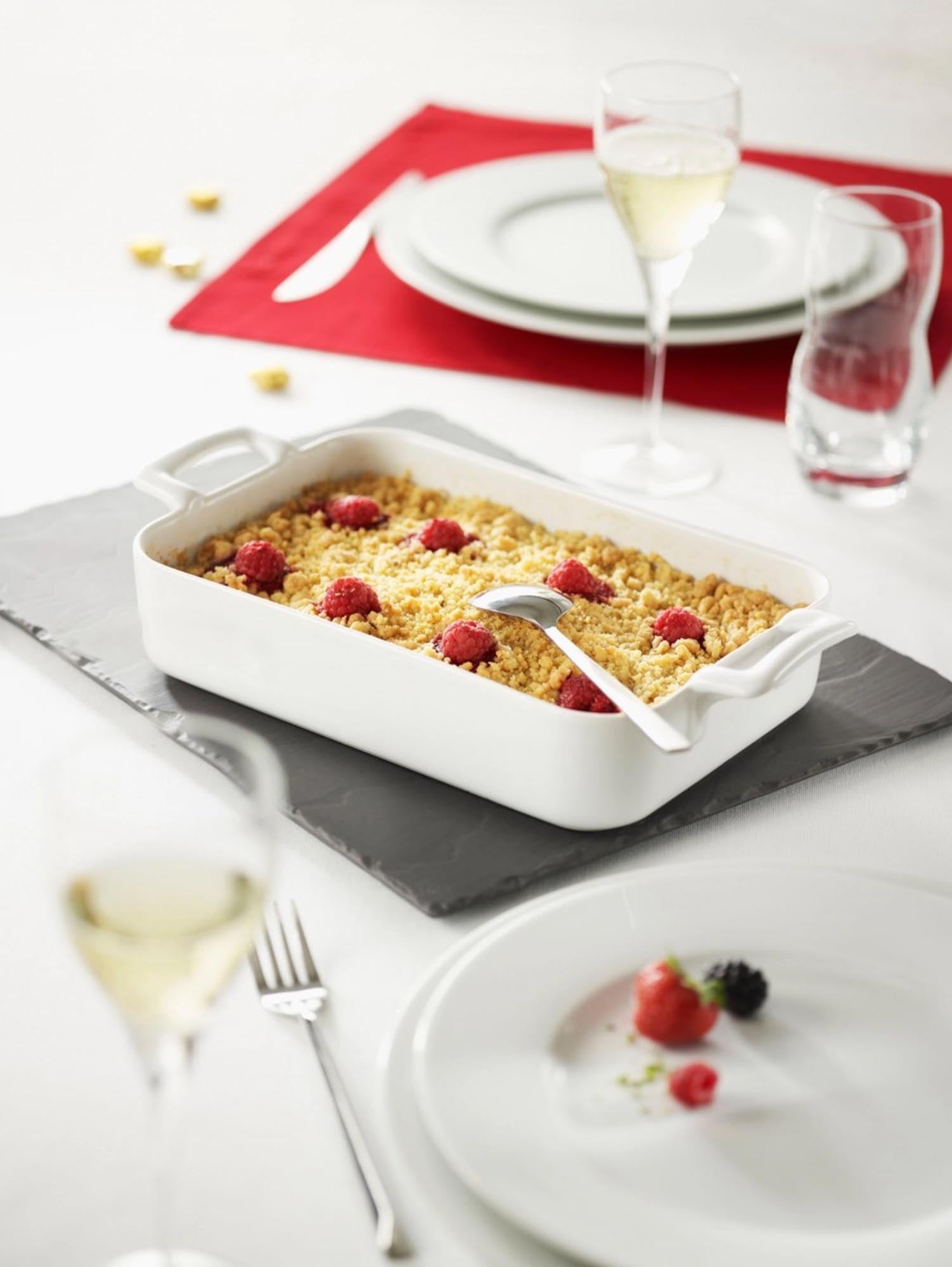 Praktische 16 cm Auflaufform von Revol aus hochwertigem Porzellan. Ideal für köstliche Aufläufe und einfache Reinigung. Perfekt für jede Küche!