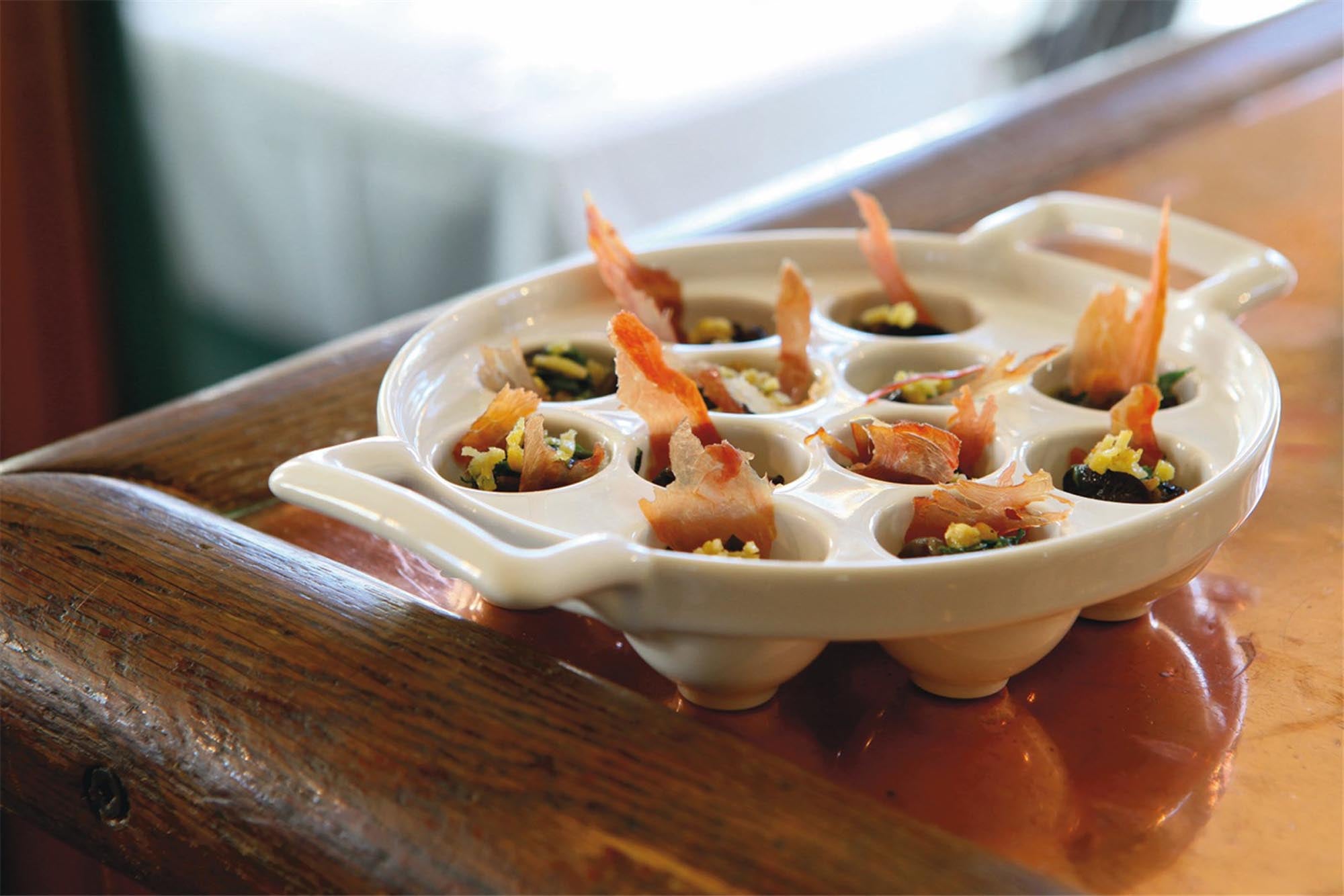 Schneckenpfanne 12 Löcher, weiss