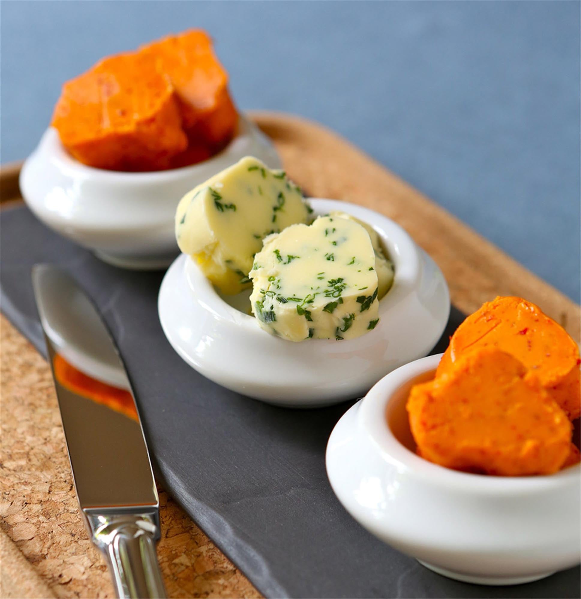 Stilvolle weisse Butterdose von Revol, 7.2 cm Durchmesser.