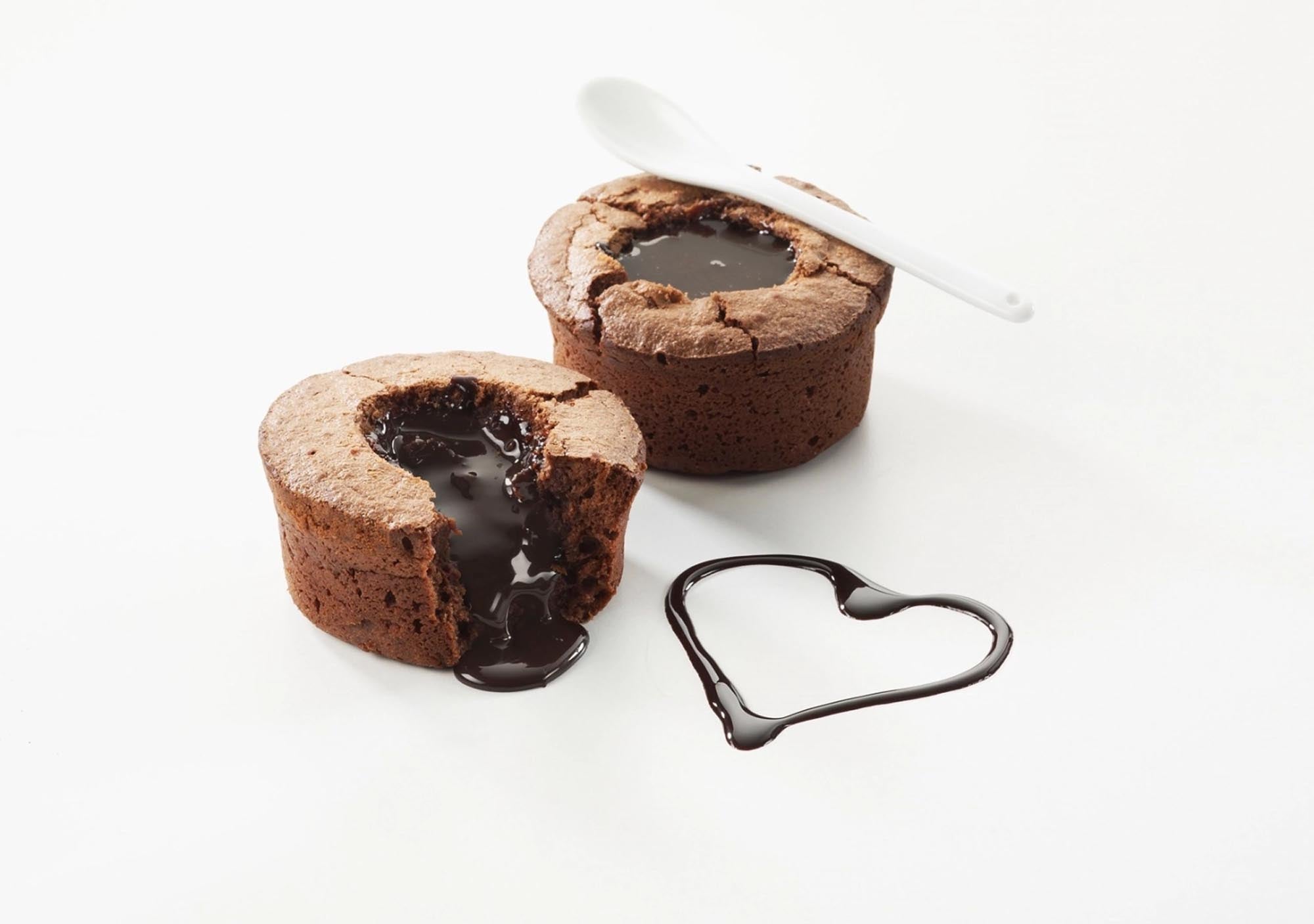 Stilvoller 13 cm Revol Löffel in Weiss für perfekten Cappuccino-Genuss.