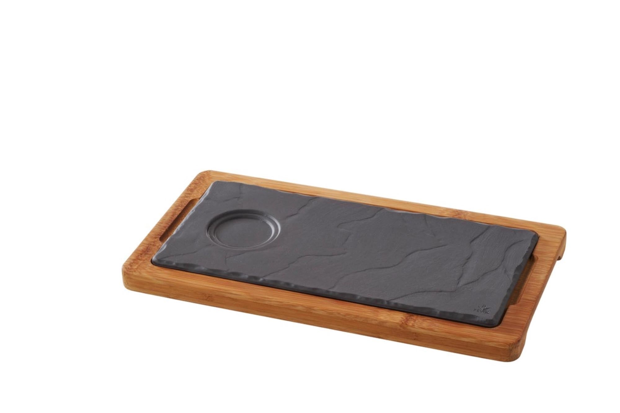 Stilvolles Tablett von Revol im edlen Schiefer-Stil mit praktischer Vertiefung für Tassen. Ideal für jeden Anlass und leicht zu reinigen.