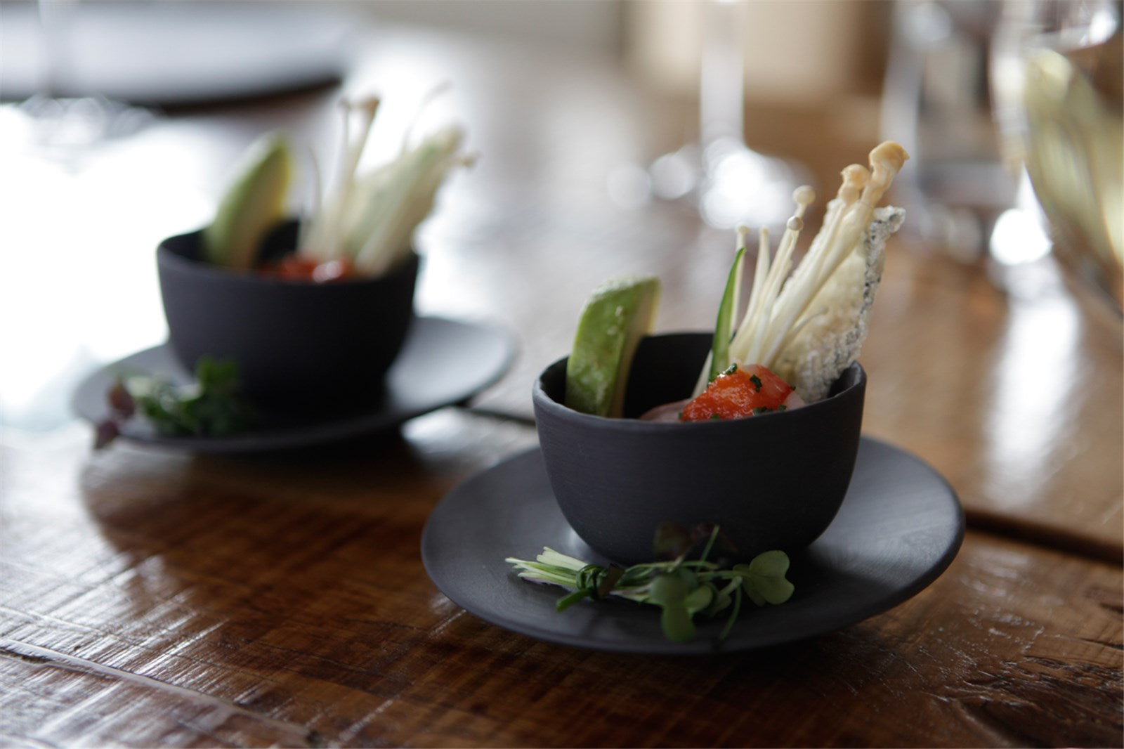 Entdecken Sie die stilvolle Mini Schüssel von Revol im Schiefer-Stil. Ideal für Snacks, Dips und Desserts – ein elegantes Highlight für jede Tafel!