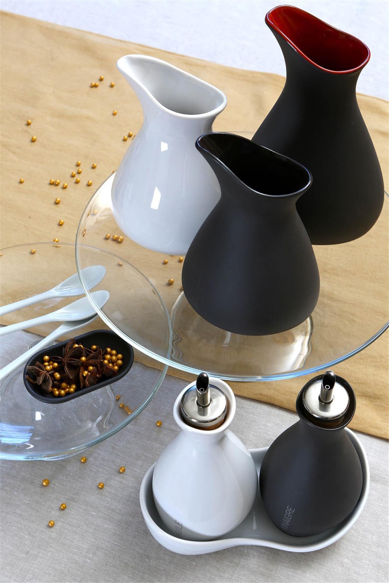 Eleganter 50cl Milchkrug von Revol in Weiss für stilvolle Tischkultur.