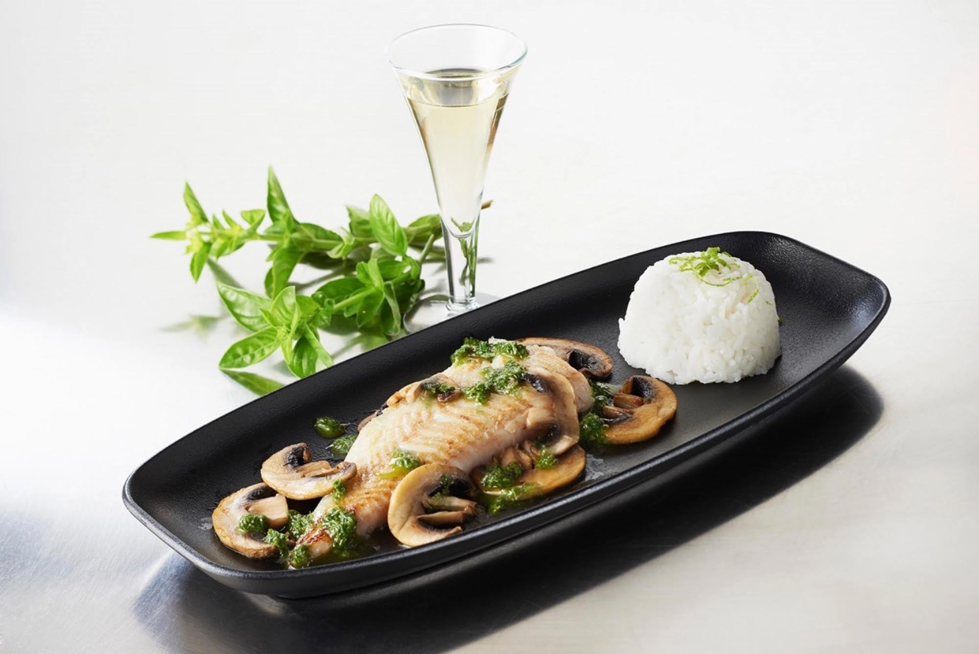 Revol Club Teller 36x15 cm: Stilvolle Gusseisen-Optik für Ihr Tischambiente.