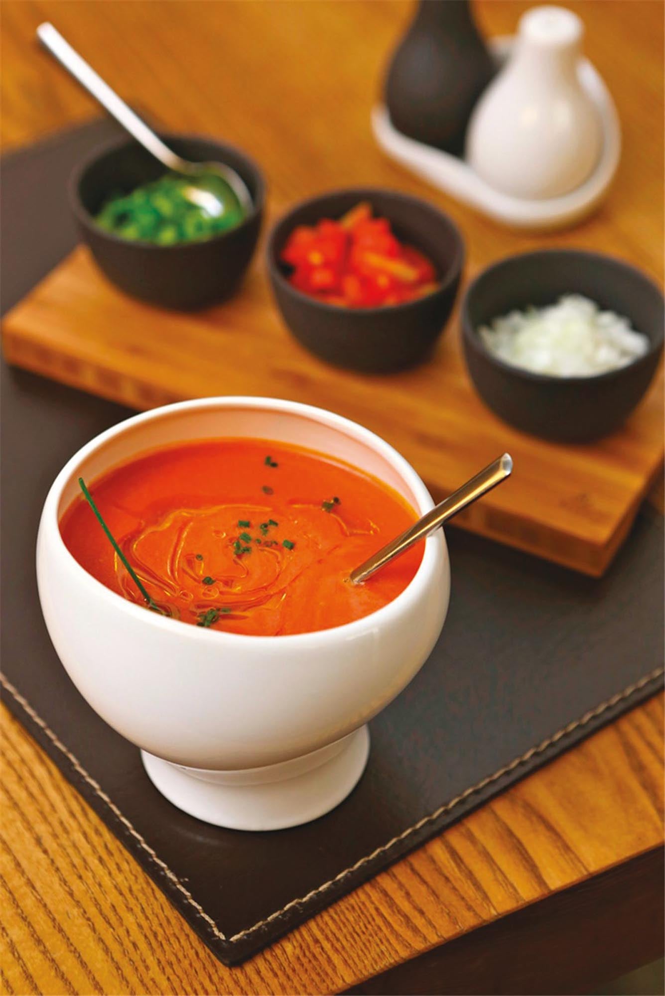 Elegante weisse Suppenschale 45cl von Revol für vielseitigen Genuss.