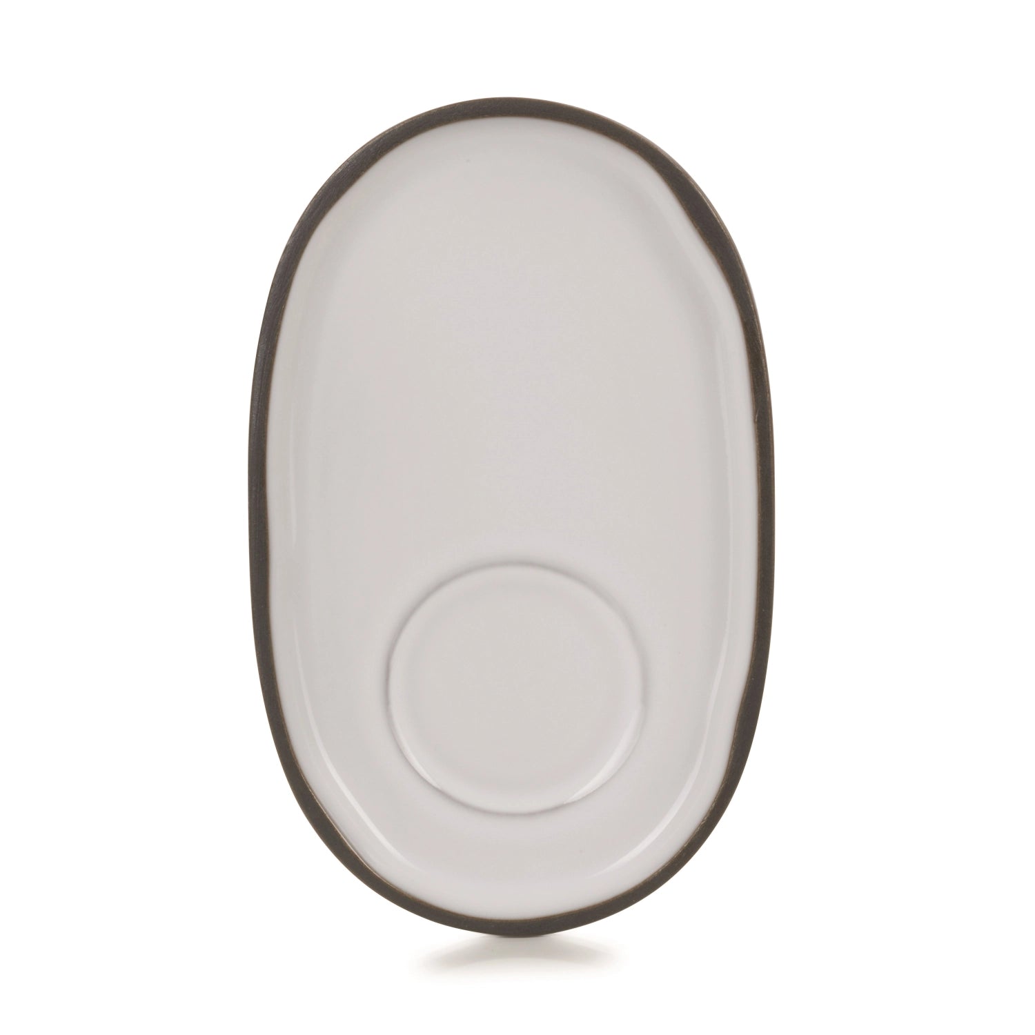 Elegante Untertasse aus der Caractère Kollektion von Revol, perfekt für die Präsentation von Tassen und warmen Getränken.