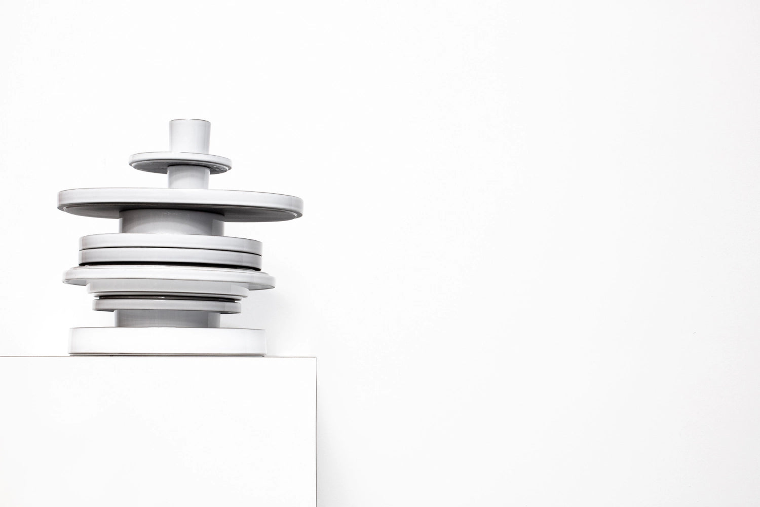 Entdecken Sie den stilvollen Caractère Dessertteller von Revol, Ø21cm, in edlem kumu weiss – ideal für Ihre Dessertkreationen und Tischdekoration!