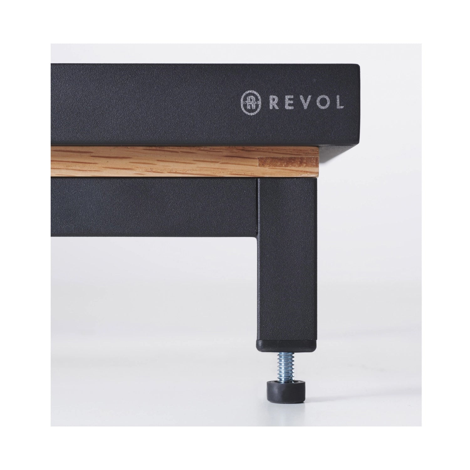 Eleganter En Scene Presenter GN 2/4 in matt schwarzem Metall mit Eichenrah von Revol. Ideal für stilvolle Buffets und besondere Anlässe.