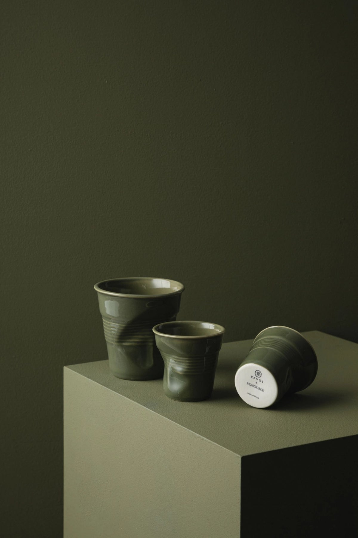 Espresso Knitterbecher 8 cl in Grün präsentiert im Onlineshop von KAQTU Design AG. Espressotassen ist von Revol