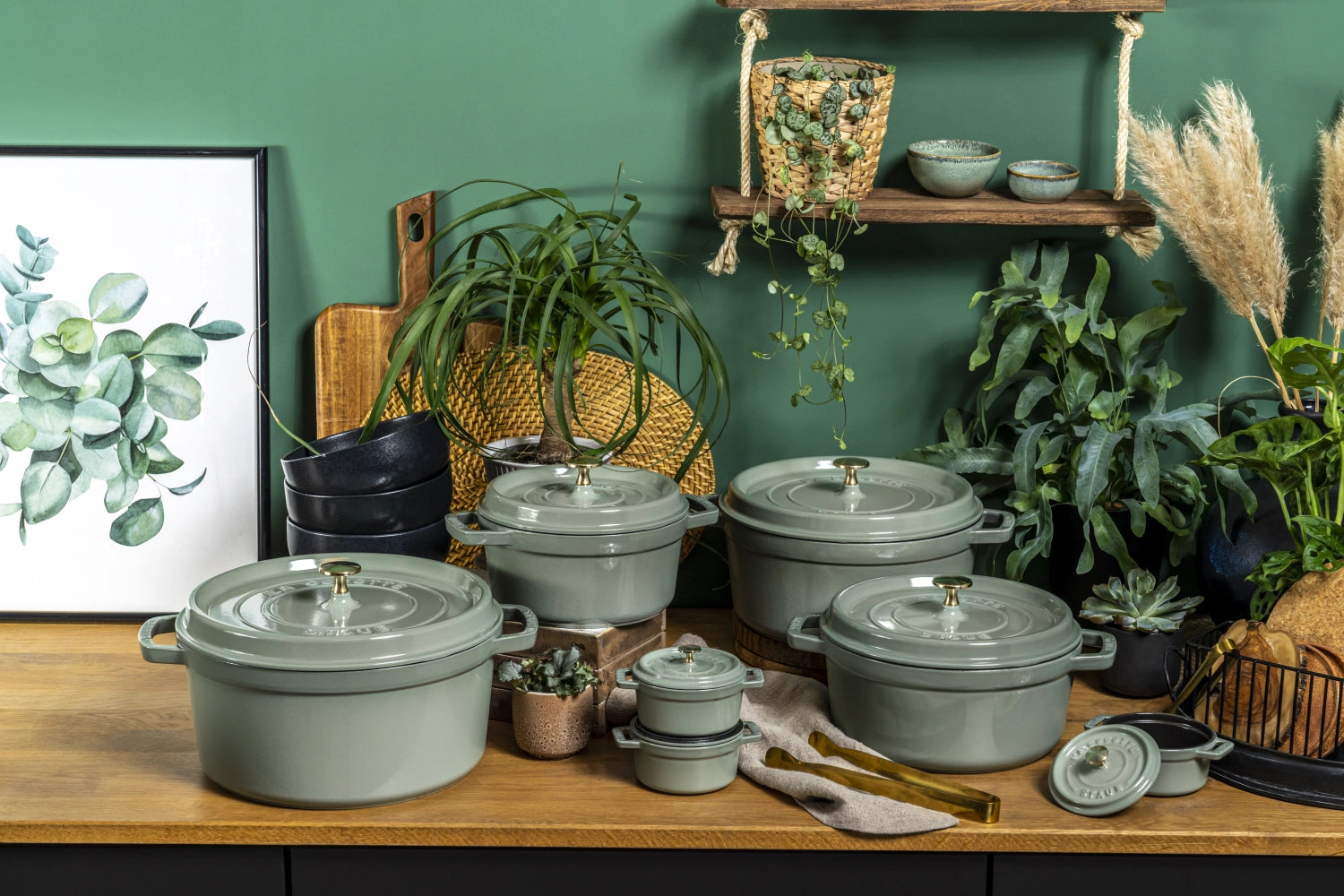 Die Staub Cocotte 2.2l vereint stilvolles Design und hervorragende Gusseisen-Qualität für perfekte Kochergebnisse. Ein Must-Have für jeden Koch!