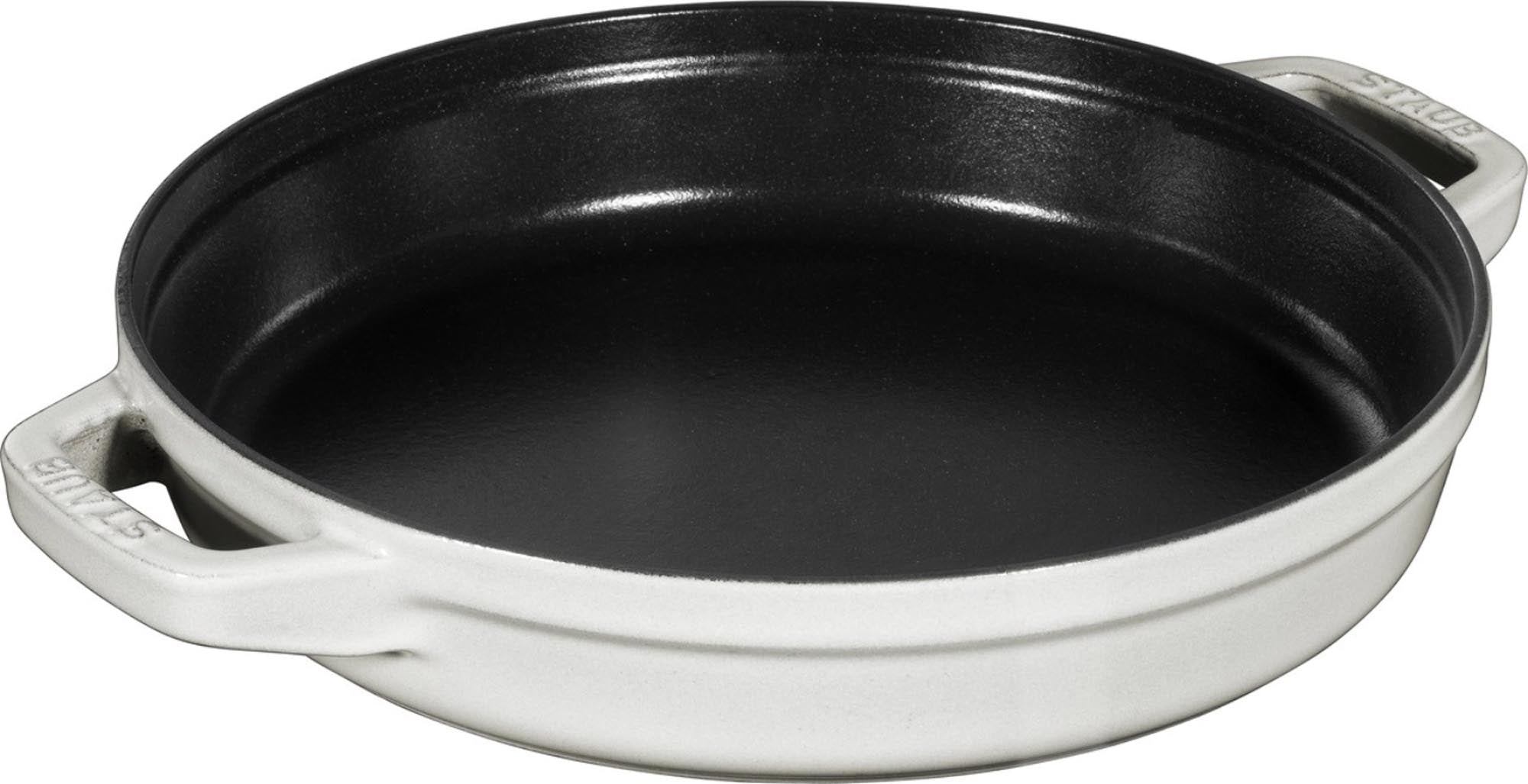 Vielseitige Cocotte von Staub, 24 cm, rund, in edlem Weisser Trüffel. Ideal zum Braten, Schmoren und Servieren. Platzsparend und stilvoll!