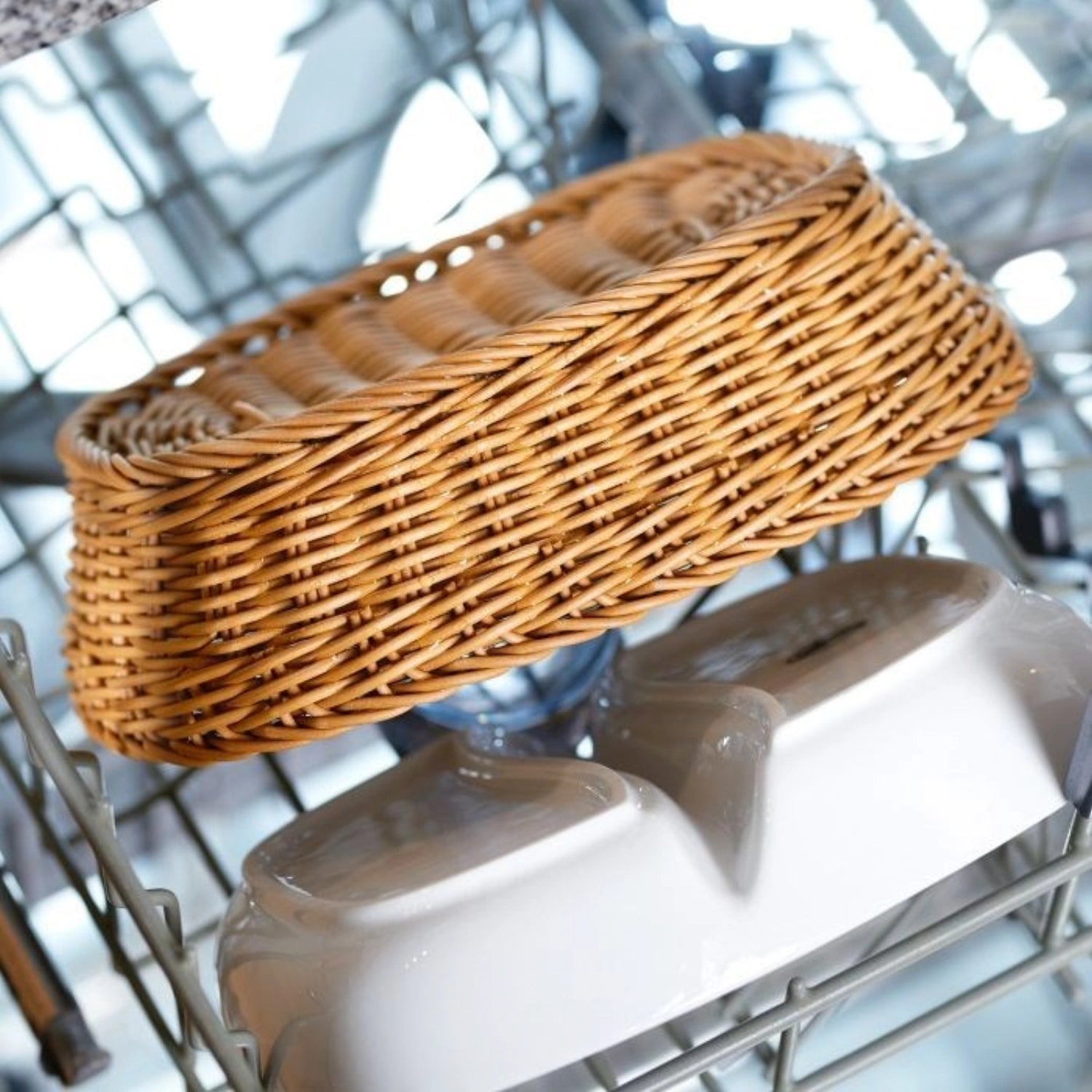Eleganter ovaler Korb in h-beige von Westmark, perfekt für die ansprechende Präsentation von Backwaren, Maße 25x17x8,5 cm.