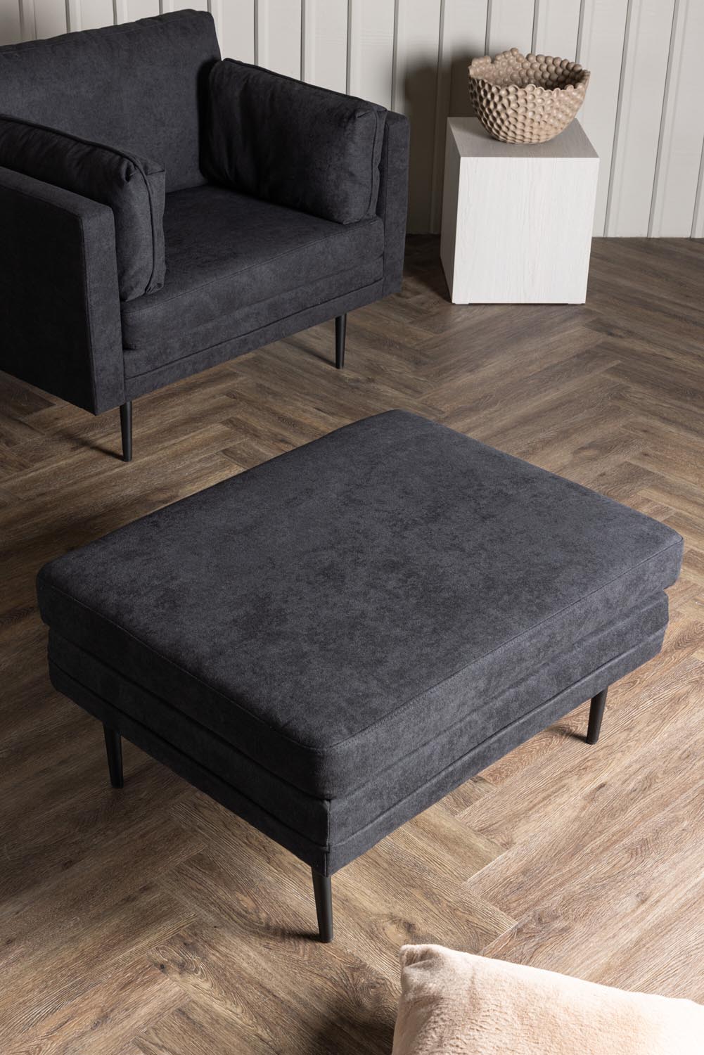 Boom Ottoman in Schwarz präsentiert im Onlineshop von KAQTU Design AG. Ottoman ist von Venture Home