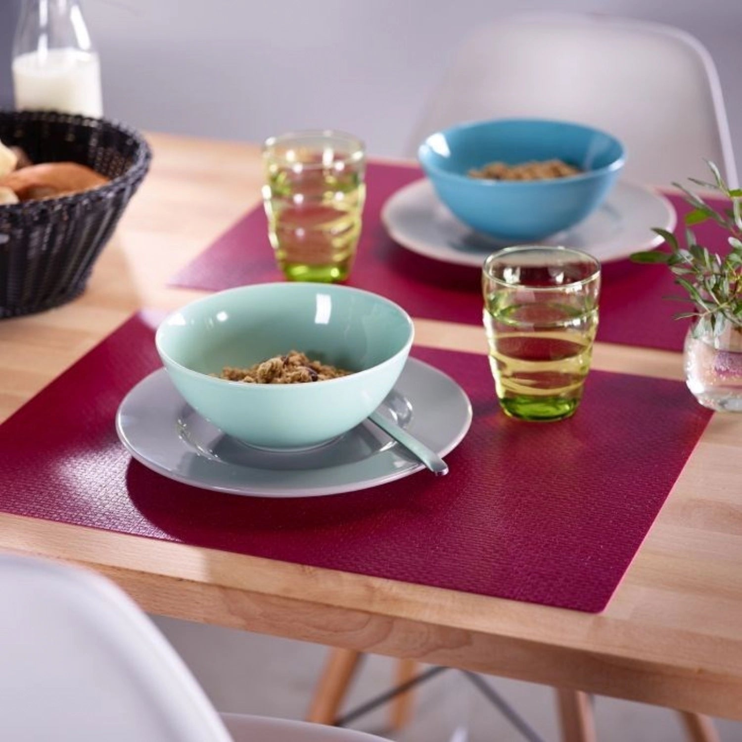 PP-Tischset Coolorista in magenta, eckig, 45x32.5cm, von Westmark. Perfekt für stilvolle Tischdekoration und Schutz vor Kratzern.