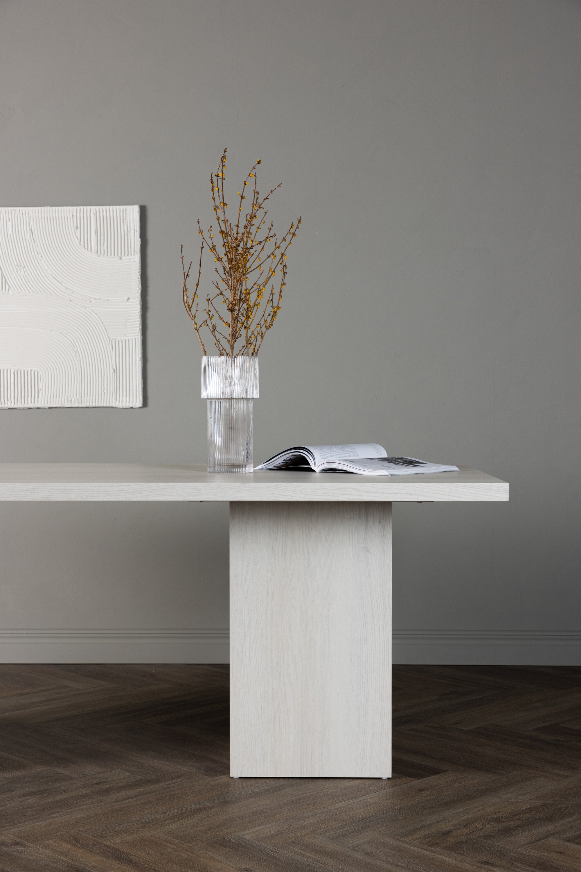 Olga Esstisch in Weiss präsentiert im Onlineshop von KAQTU Design AG. Esstisch ist von Venture Home