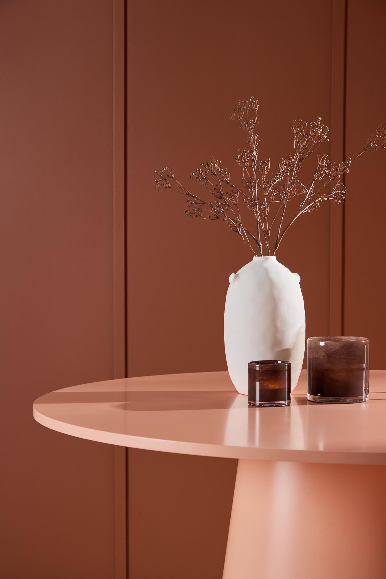 Lanzo Esstisch von Venture Home: Stilvoll und funktional, hochwertige Verarbeitung, ideal für zeitgemässe Wohnräume.