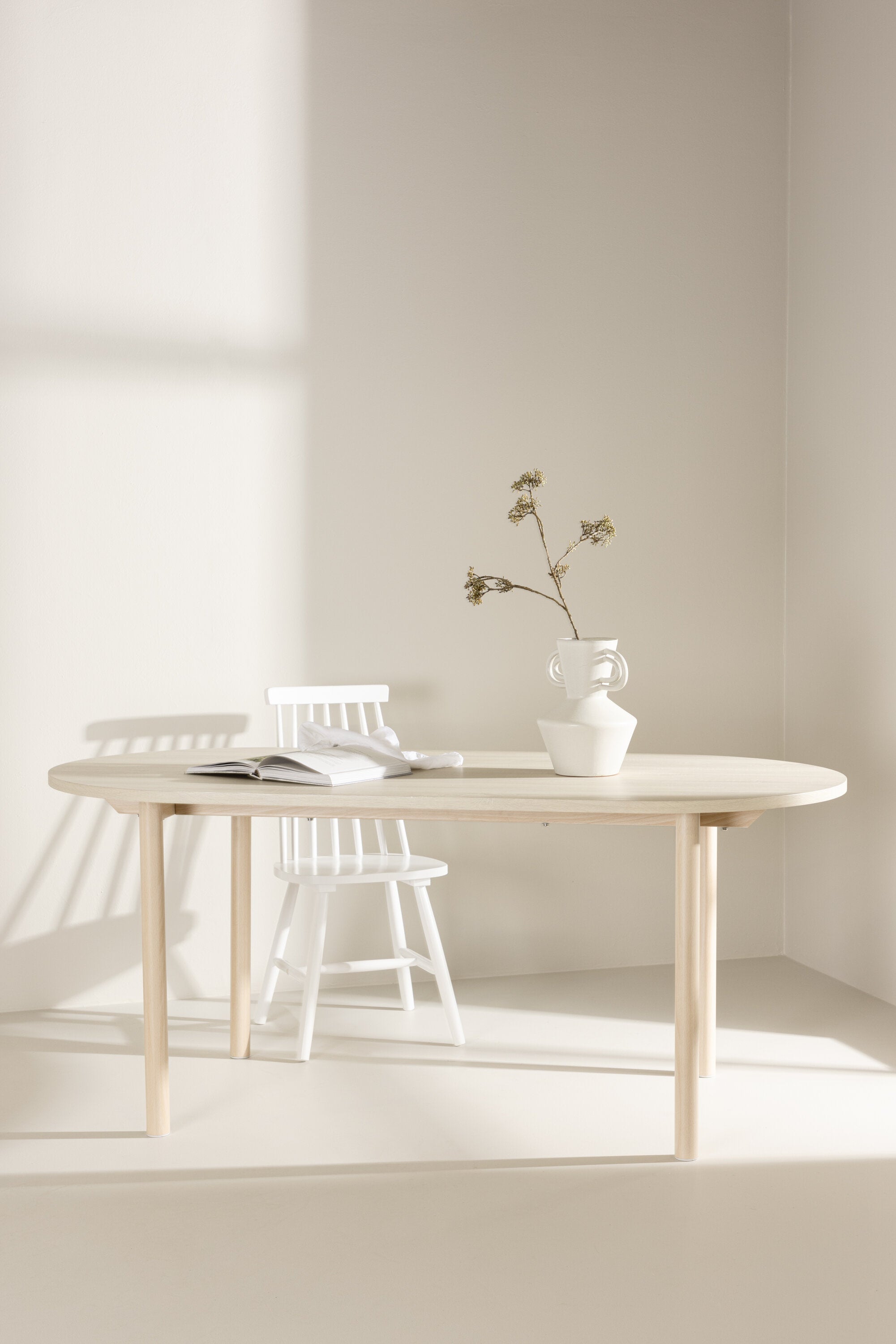 Andy Esstisch in Tünchen präsentiert im Onlineshop von KAQTU Design AG. Esstisch ist von Venture Home