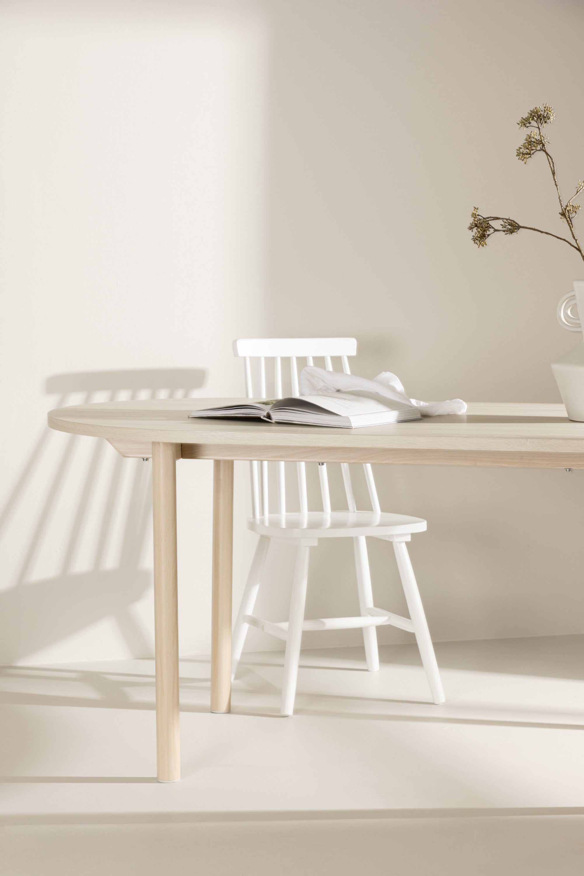 Andy Esstisch in Tünchen präsentiert im Onlineshop von KAQTU Design AG. Esstisch ist von Venture Home