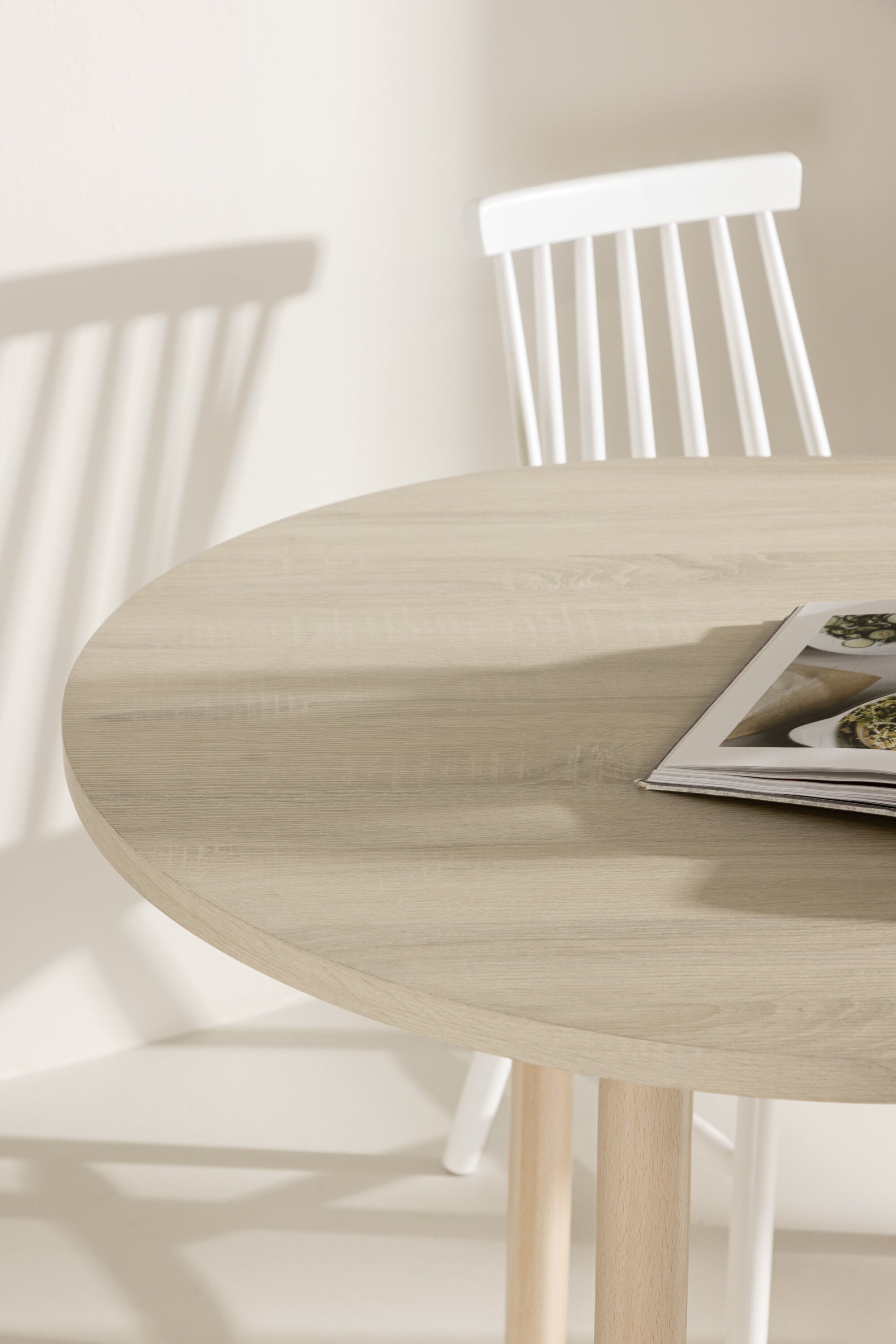 Andy Esstisch in Tünchen präsentiert im Onlineshop von KAQTU Design AG. Esstisch ist von Venture Home