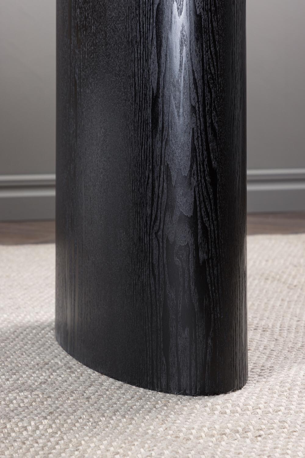 Isolde Esstisch in Schwarz präsentiert im Onlineshop von KAQTU Design AG. Esstisch ist von Venture Home