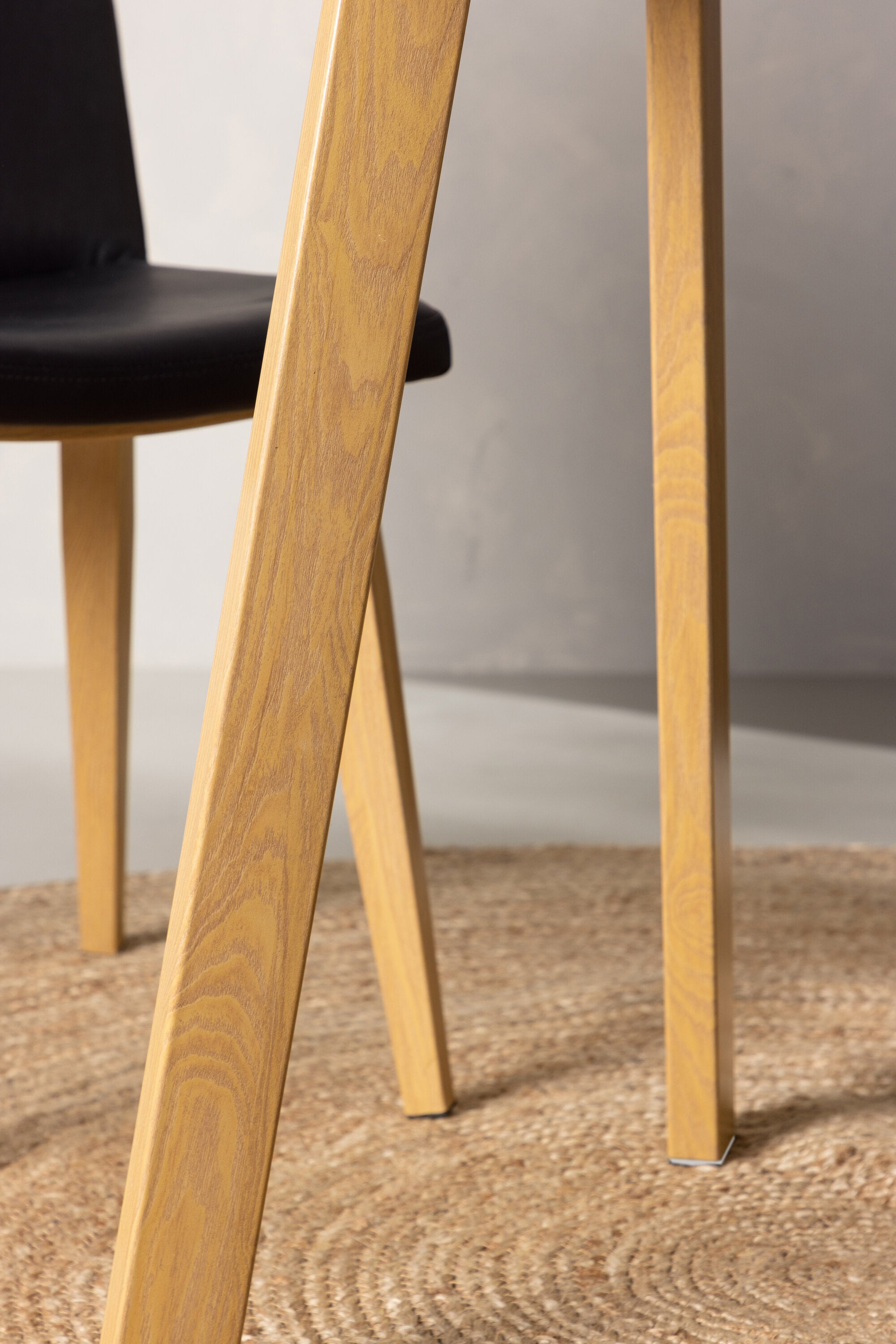 Leonora Tisch in Weiss präsentiert im Onlineshop von KAQTU Design AG. Esstisch ist von Venture Home