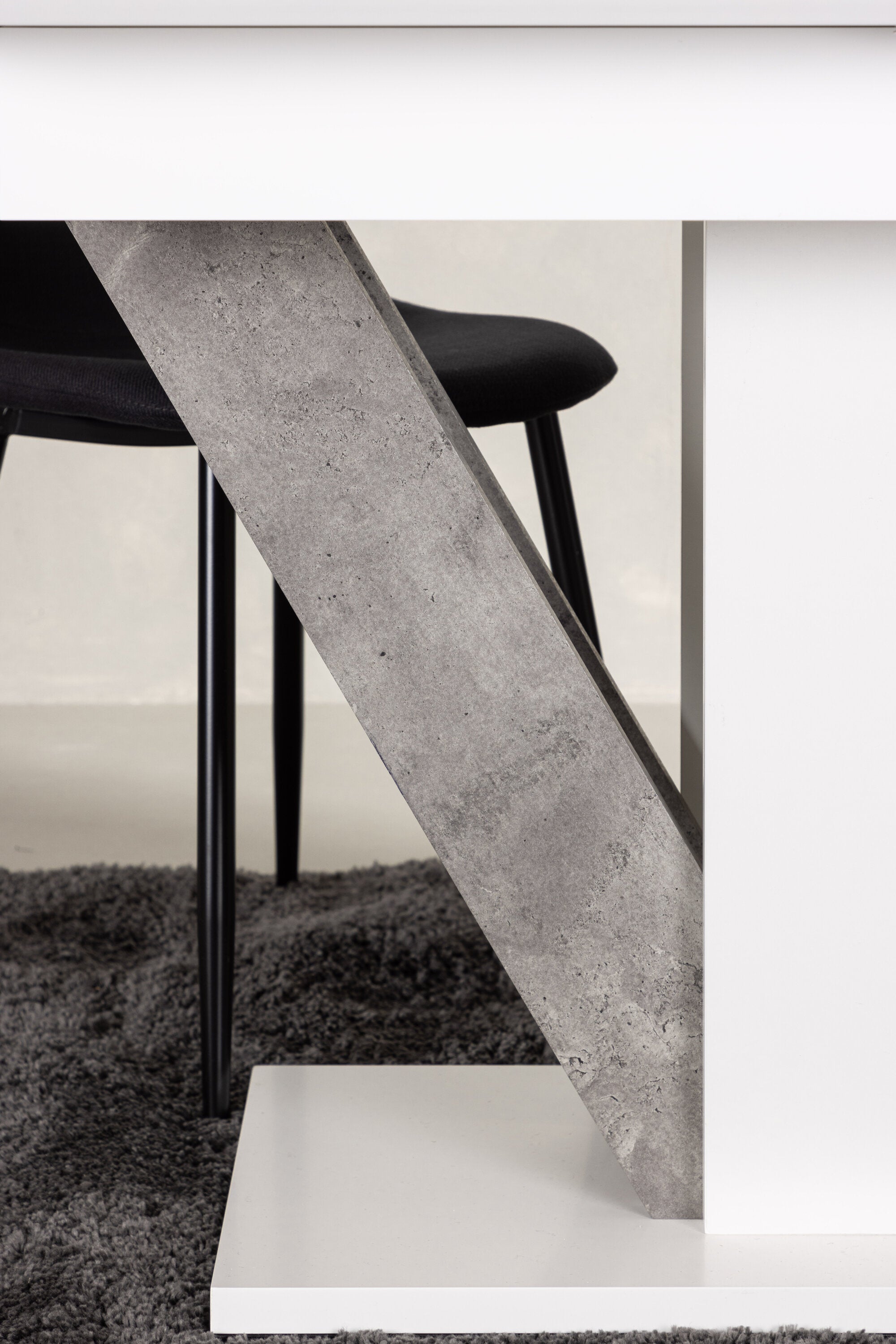 Disa Esstisch ausziehbar in Weiss präsentiert im Onlineshop von KAQTU Design AG. Esstisch ist von Venture Home