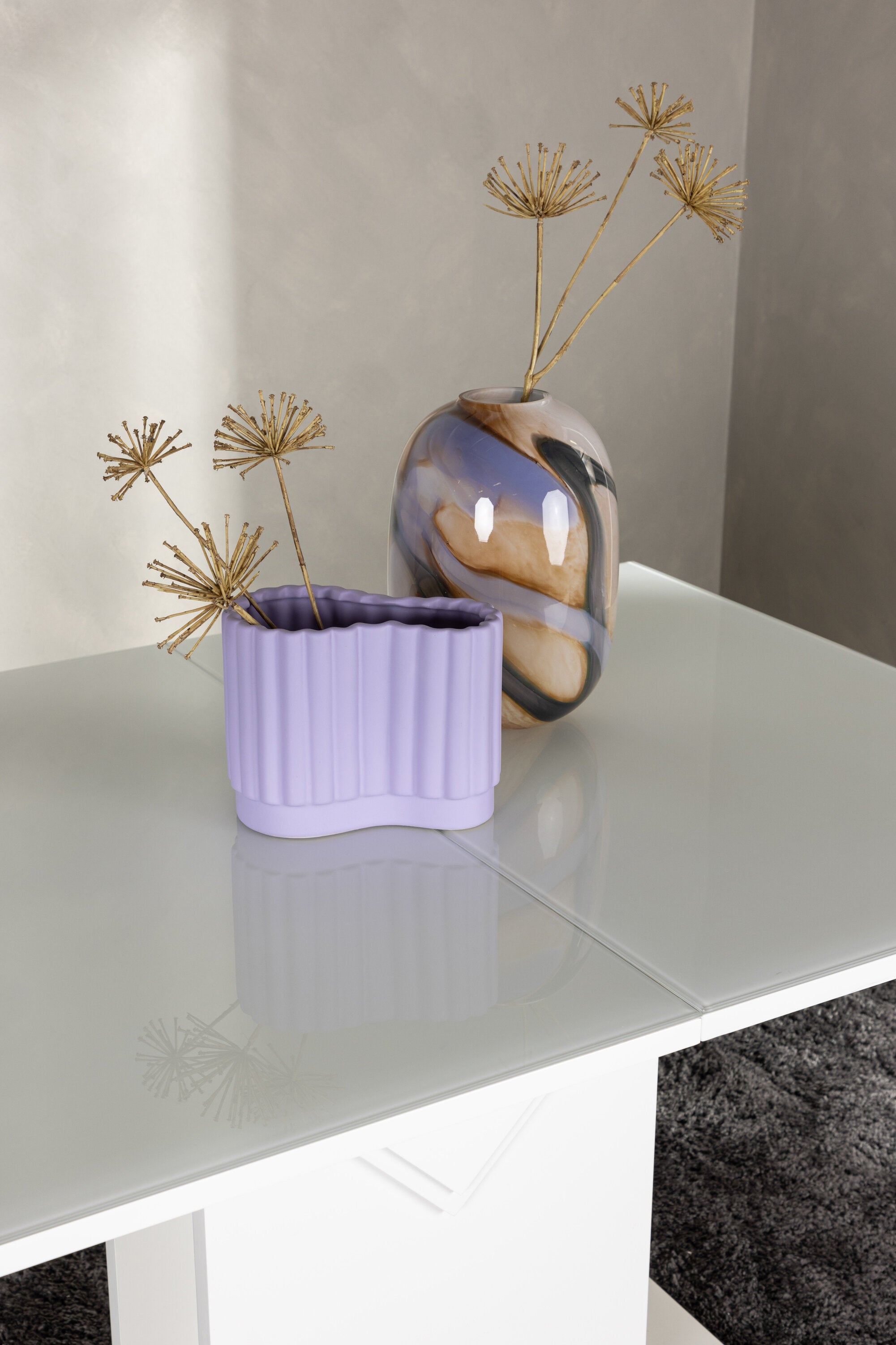 Pluto Tisch ausziehbar in Weiss präsentiert im Onlineshop von KAQTU Design AG. Esstisch ist von Venture Home