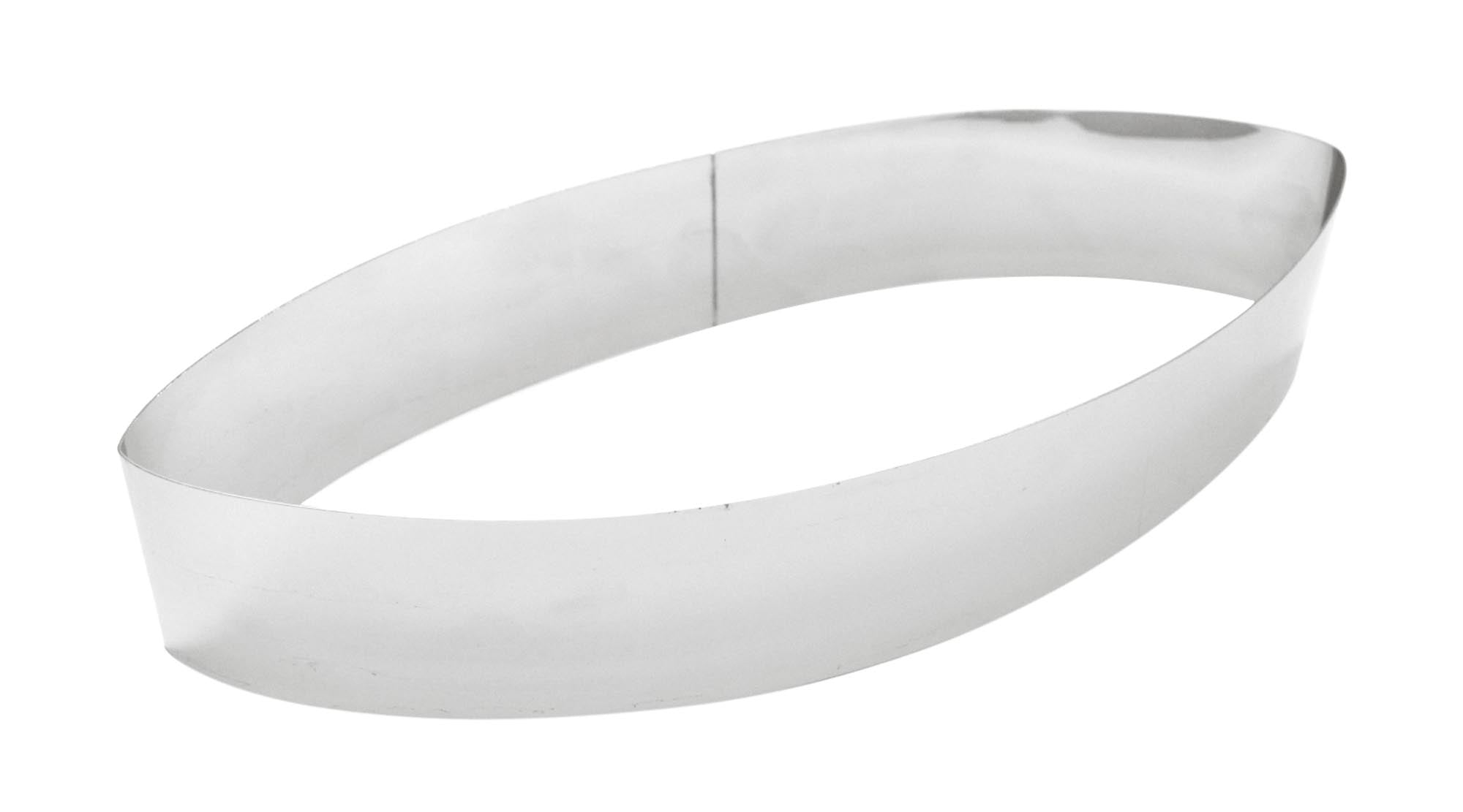 Der 28cm Edelstahl-Backrahmen von Scrap Cooking bietet präzise Backergebnisse, ist langlebig, korrosionsbeständig und spülmaschinenfest.