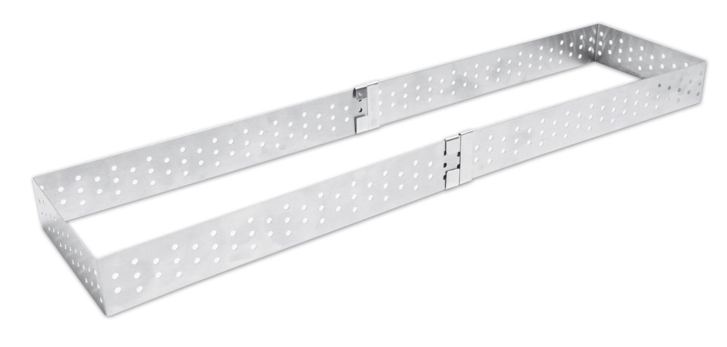 Edelstahl Backform mit ausziehbarem Design (22-24 cm) und perforierter Oberfläche für gleichmäßiges Backen und hervorragende Ergebnisse.