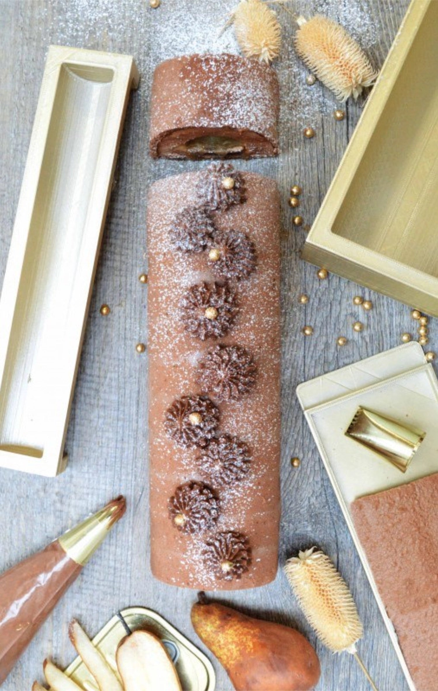 Entdecken Sie die 3-tlg. Bûche Box von Scrap Cooking! Perfekte Silikonformen für Ihre Weihnachtsbäckerei und kreative Dessertideen.