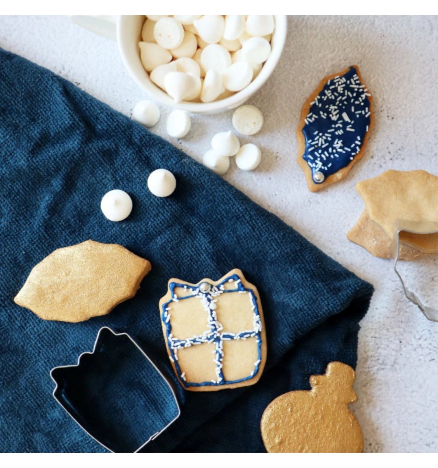 Vielseitiges 18-teiliges Ausstechformen-Set für Weihnachten aus hochwertigem Edelstahl, ideal für das Backen von Plätzchen und festlichen Leckereien.