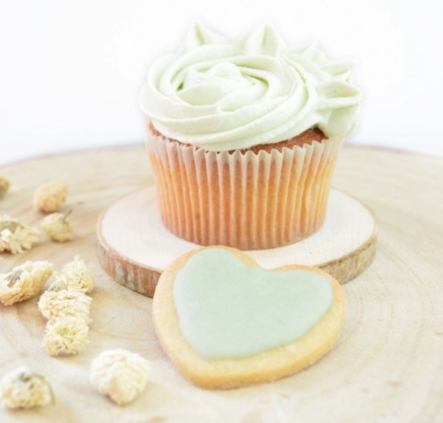 Verleihen Sie Ihren Speisen mit dem natürlichen Farbstoff Salbei-grün von Scrap Cooking eine ansprechende Farbe und aromatischen Geschmack. Ideal für kreative Küchen!