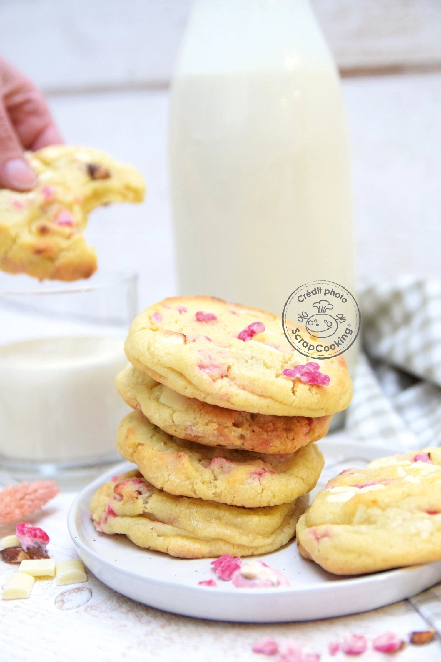 Zarte, pinke Rosen-Dekopralinen, perfekt zum Dekorieren von Torten und Süßspeisen. 145g für kreative Backideen und festliche Anlässe.