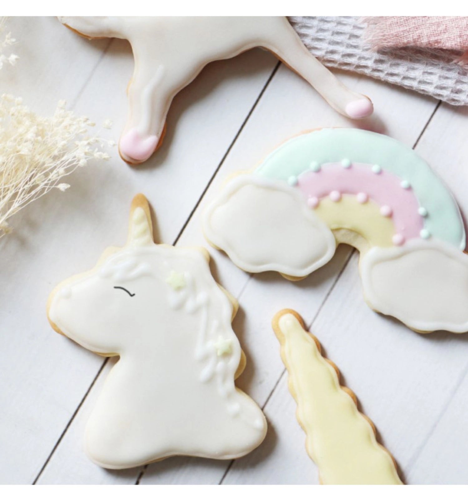 Weiße Icing Mischung von Scrap Cooking, 190g, perfekt zum Verzieren von Torten und Gebäck für besondere Anlässe.