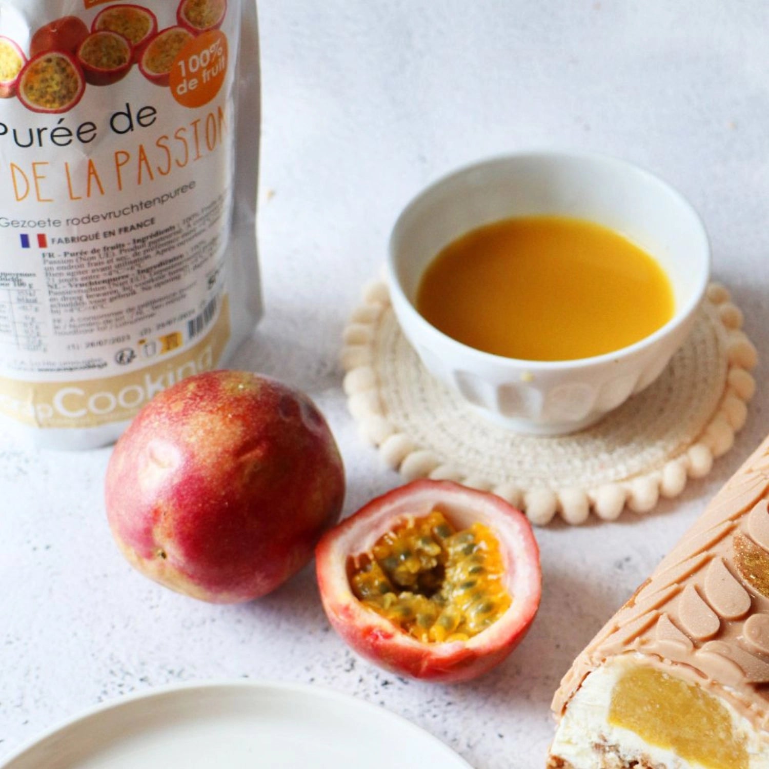 Fruchtiges Passionsfruchtpüree in 500g Verpackung von Scrap Cooking, ideal für Desserts, Smoothies und kreative Küchenideen.